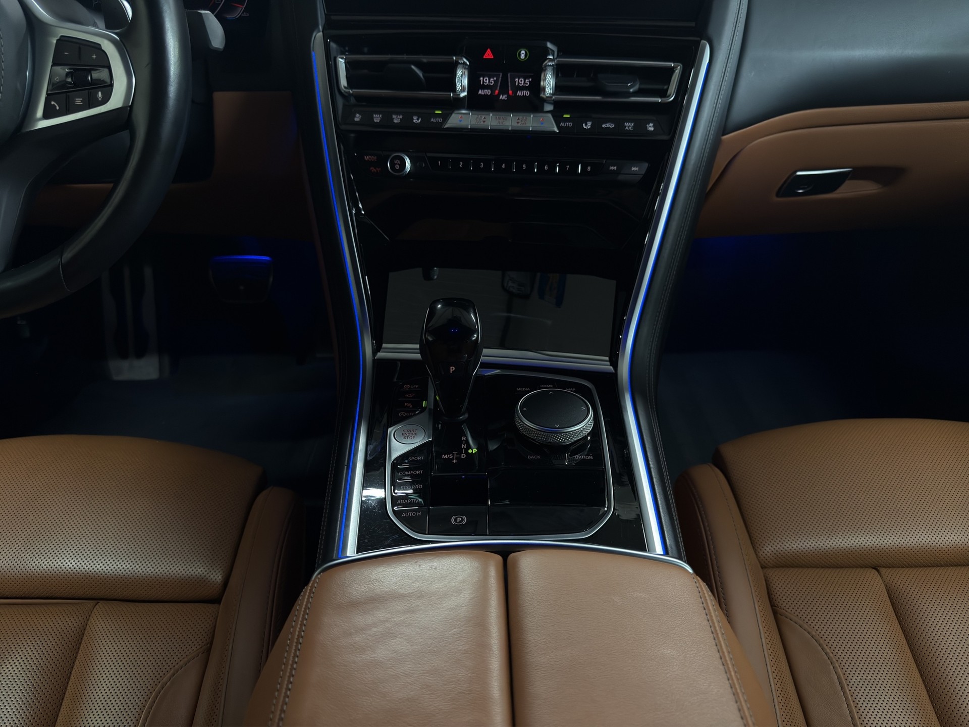 BMW M850i xDrive Steptronic-image-18