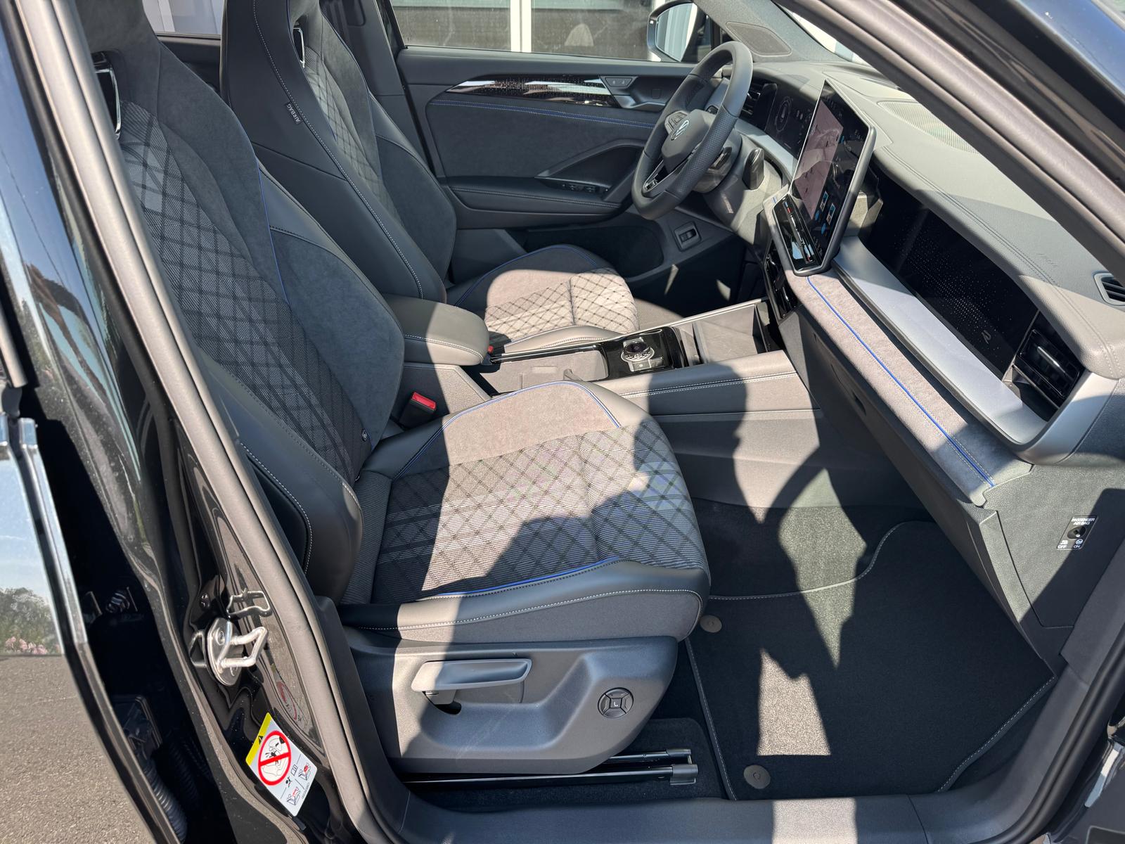 VW Tayron 2.0 TSI R-Line DSG 4Motion-image-2