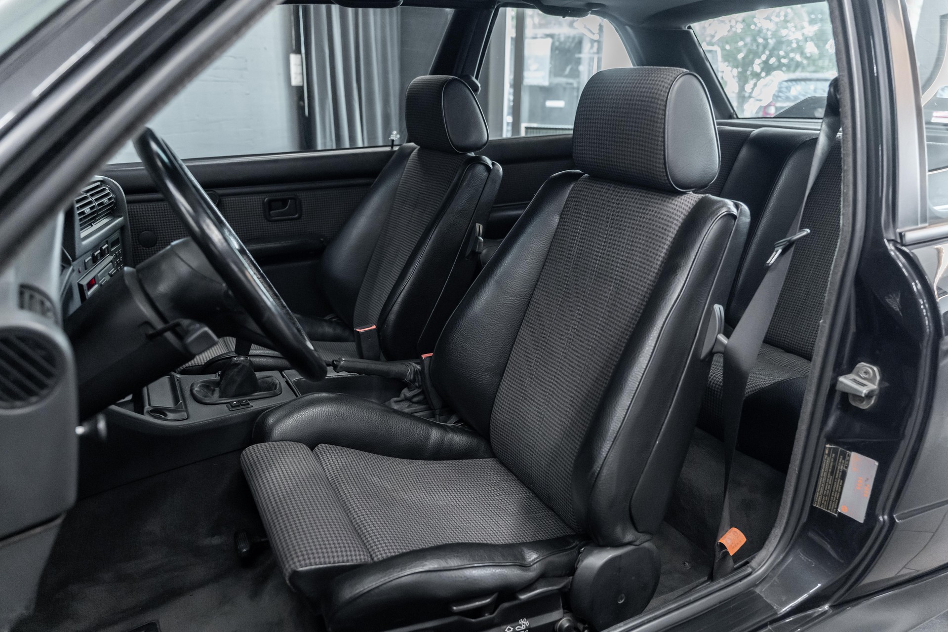 BMW M3 E30 / Sammlerzustand-image-11