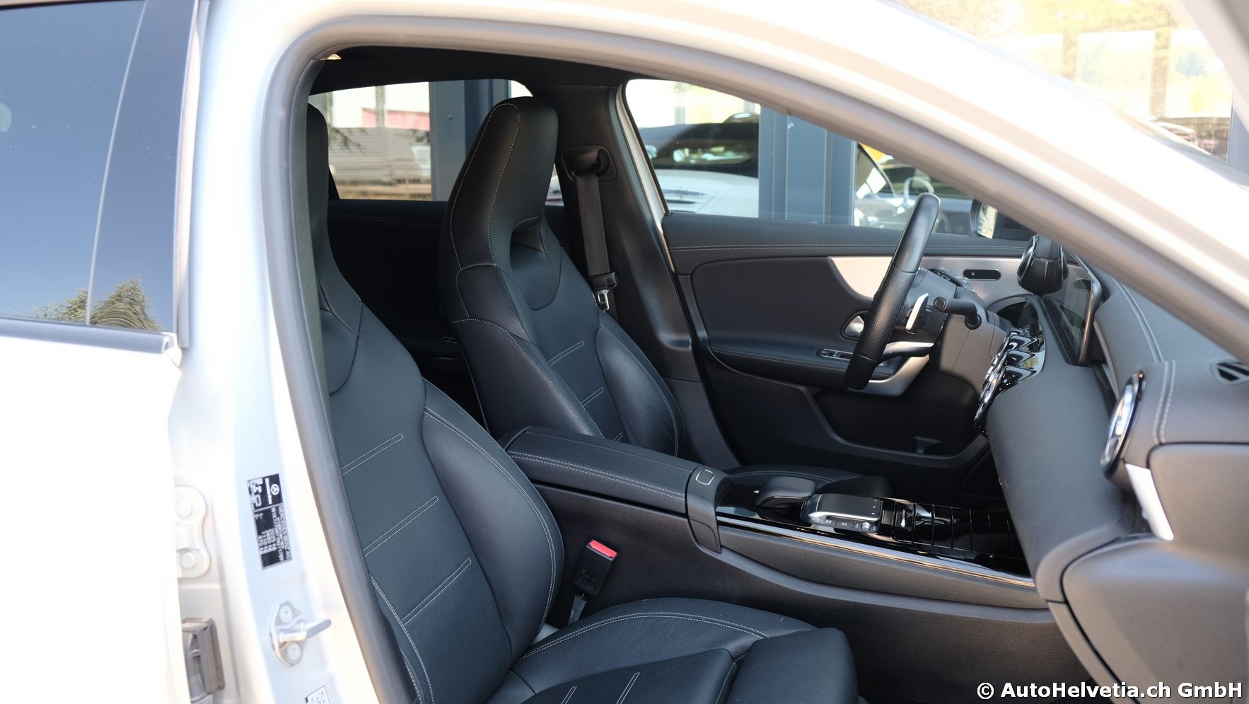 MERCEDES-BENZ A 250 4Matic AMG Line 4Matic 7G-DCT-image-11