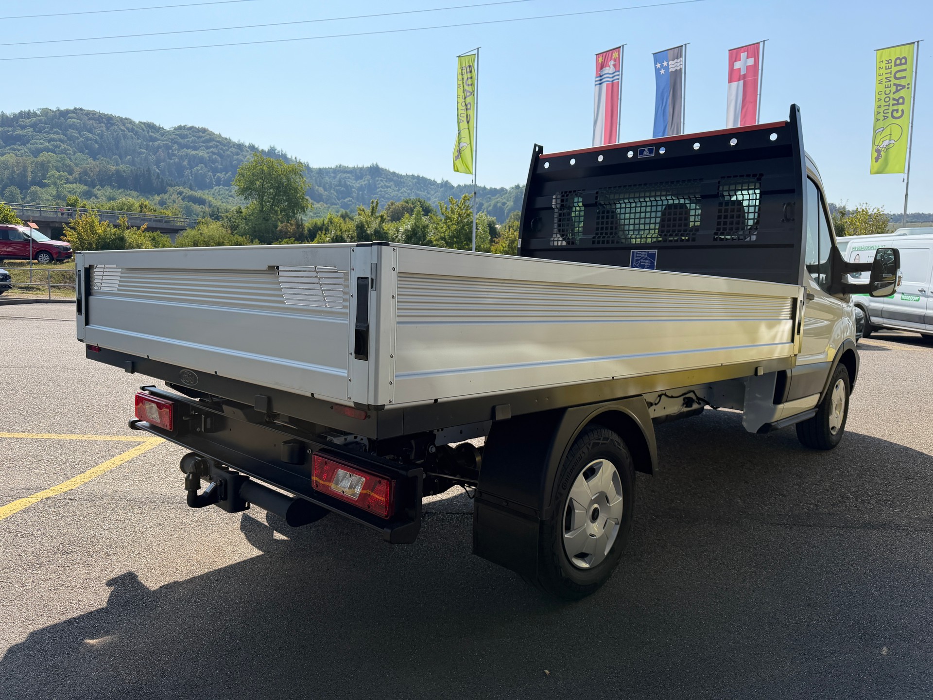 FORD Transit 350 L2 Trend 2.0 TDCi 165 RWD-image-4