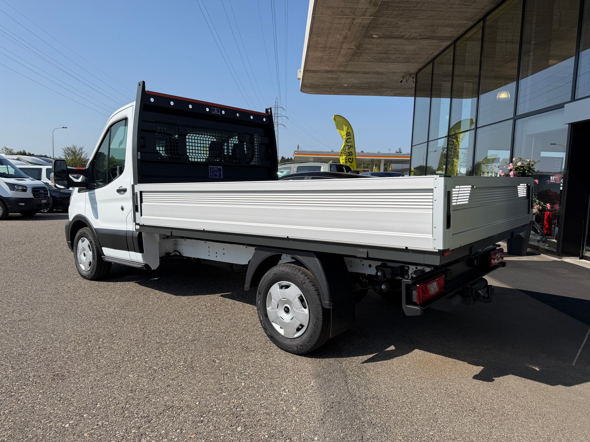FORD Transit 350 L2 Trend 2.0 TDCi 165 RWD-image-3