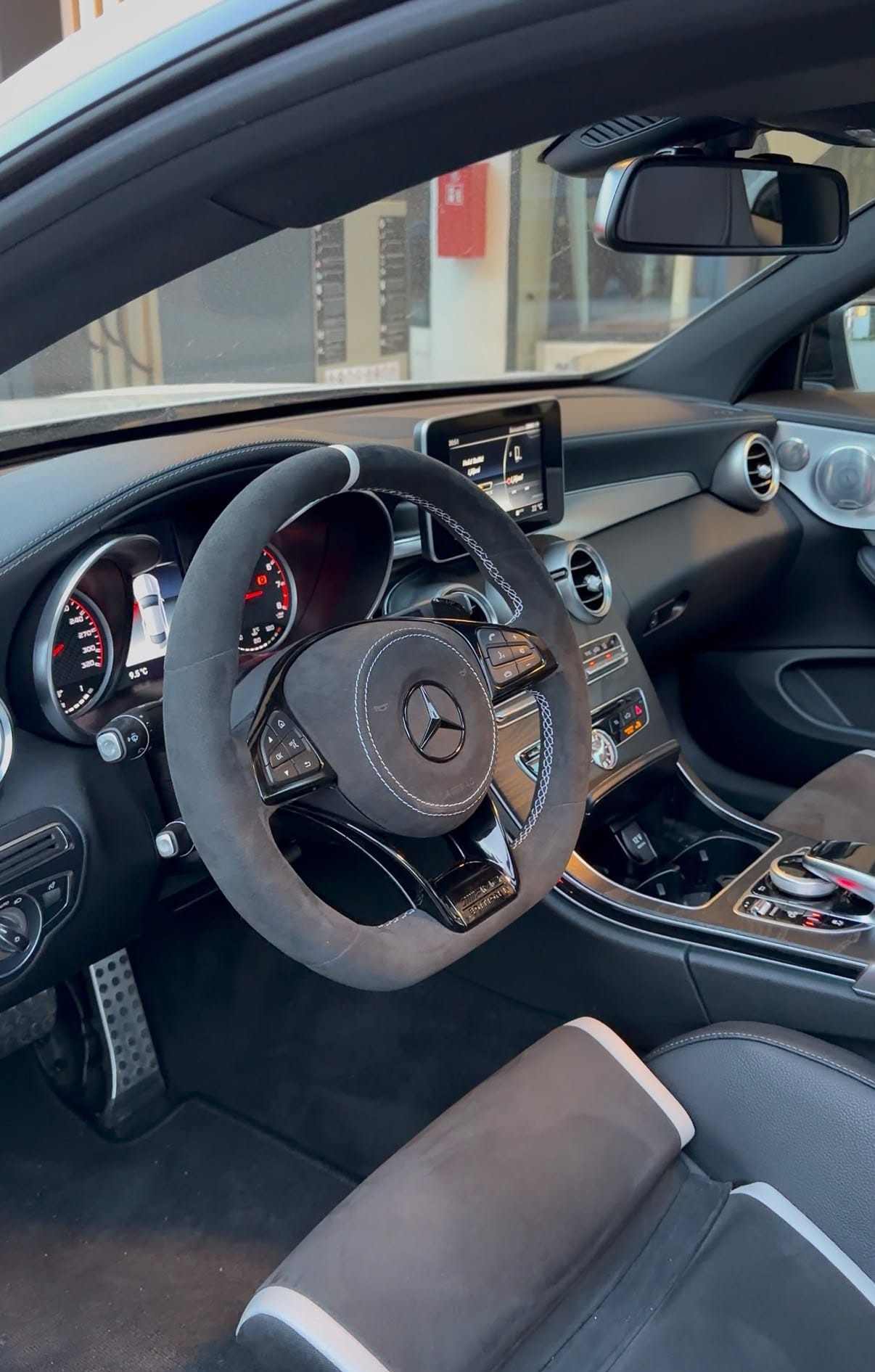 MERCEDES-BENZ C 63 S AMG-image-2