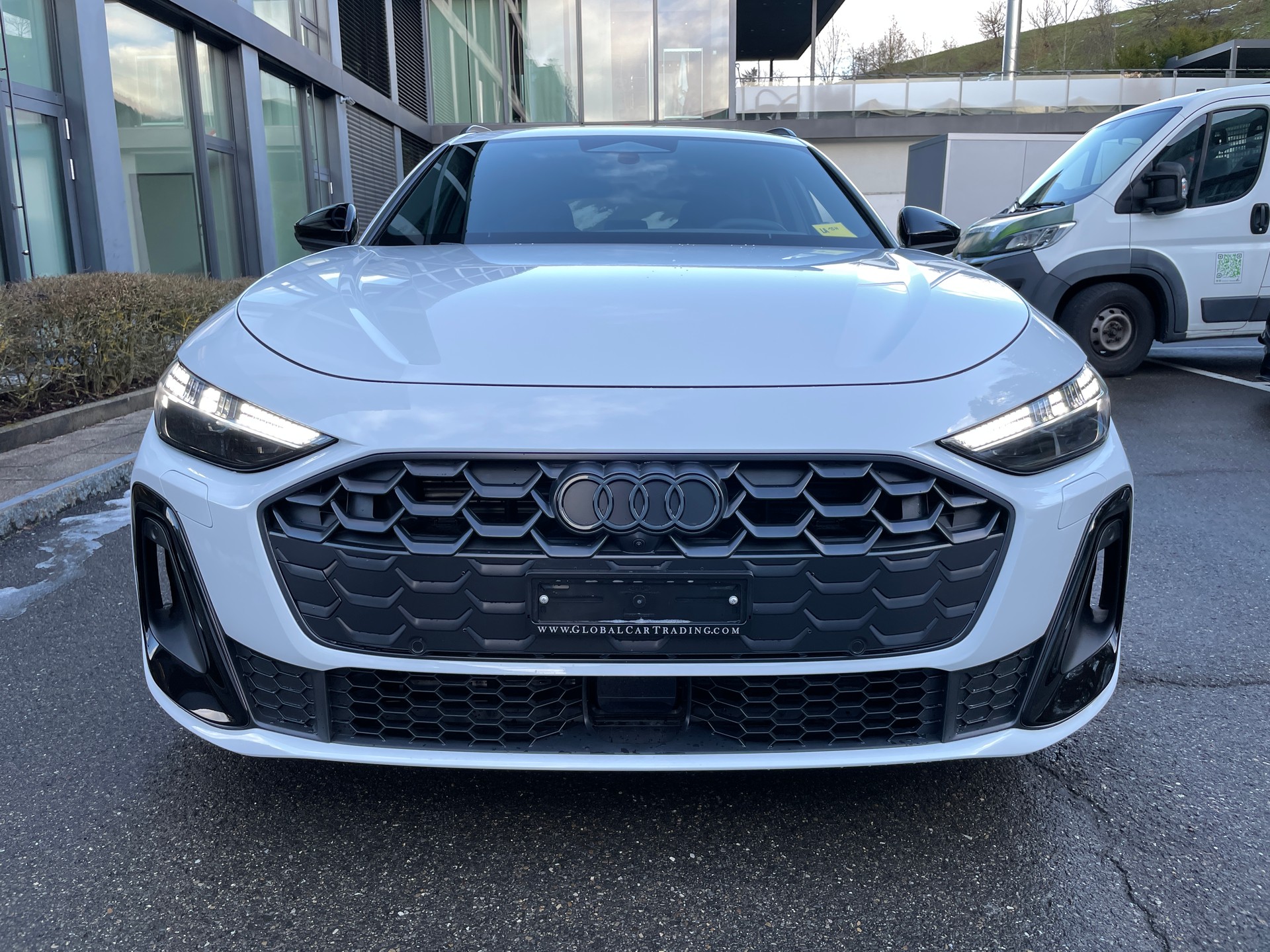 AUDI A5 Avant 2.0 TDI quattro S tronic-image-1