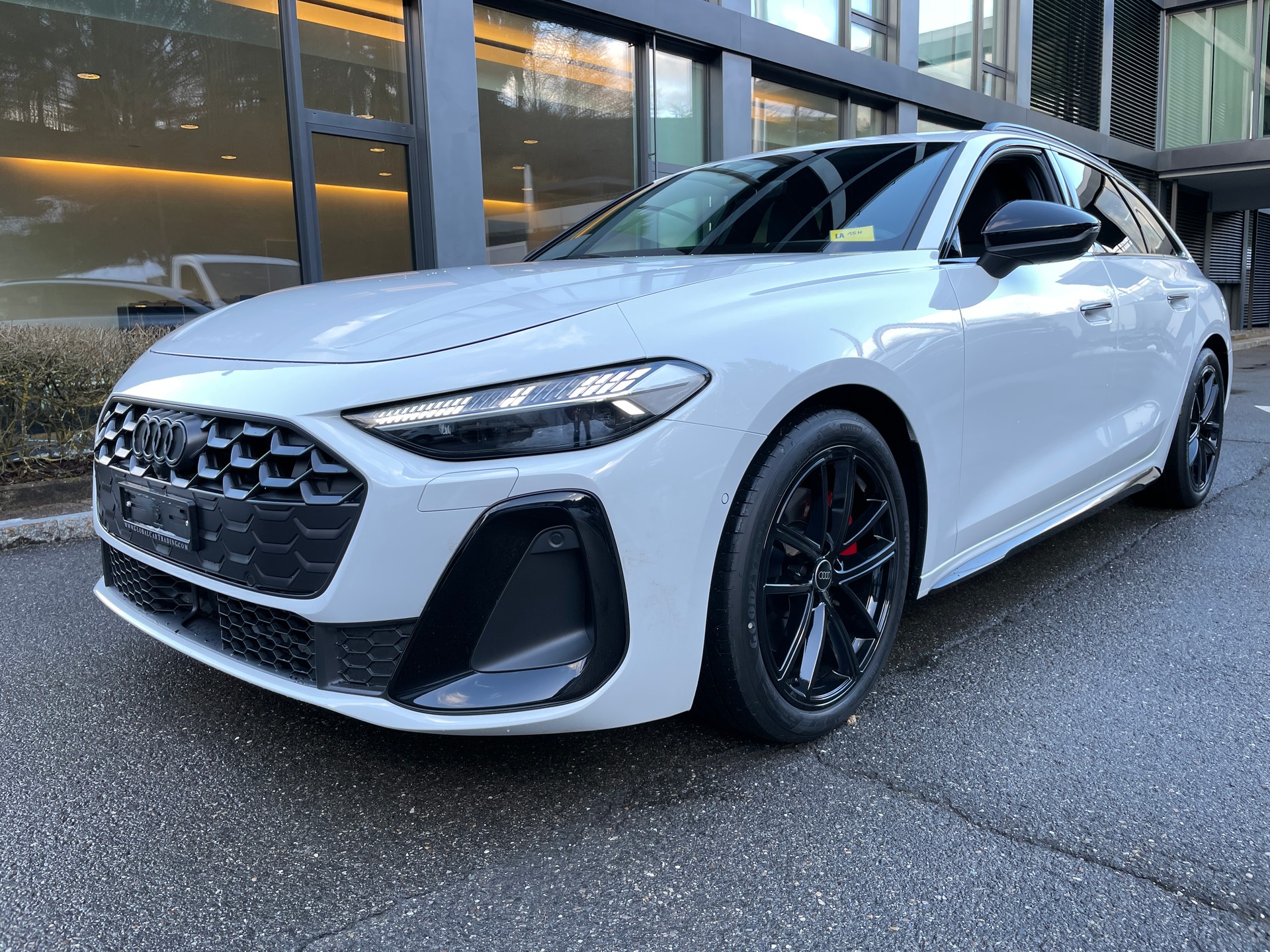 AUDI A5 Avant 2.0 TDI quattro S tronic-image-0