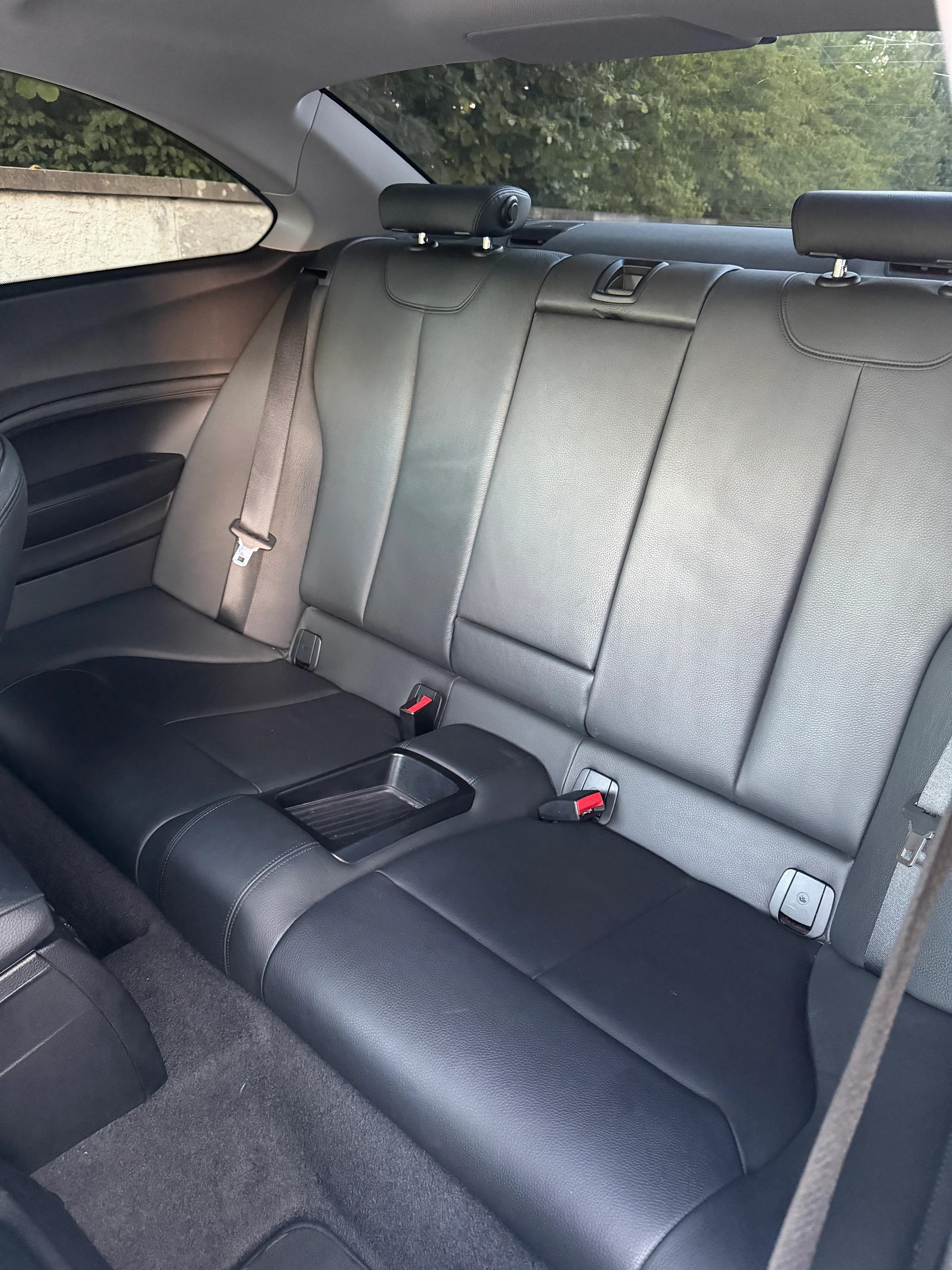 BMW 220i Modern Line / CH-Fahrzeug / Frisch ab MFK / Service gepflegt / 8 Fach / Leder / Xenon / Navi / ACC / DAB-image-12