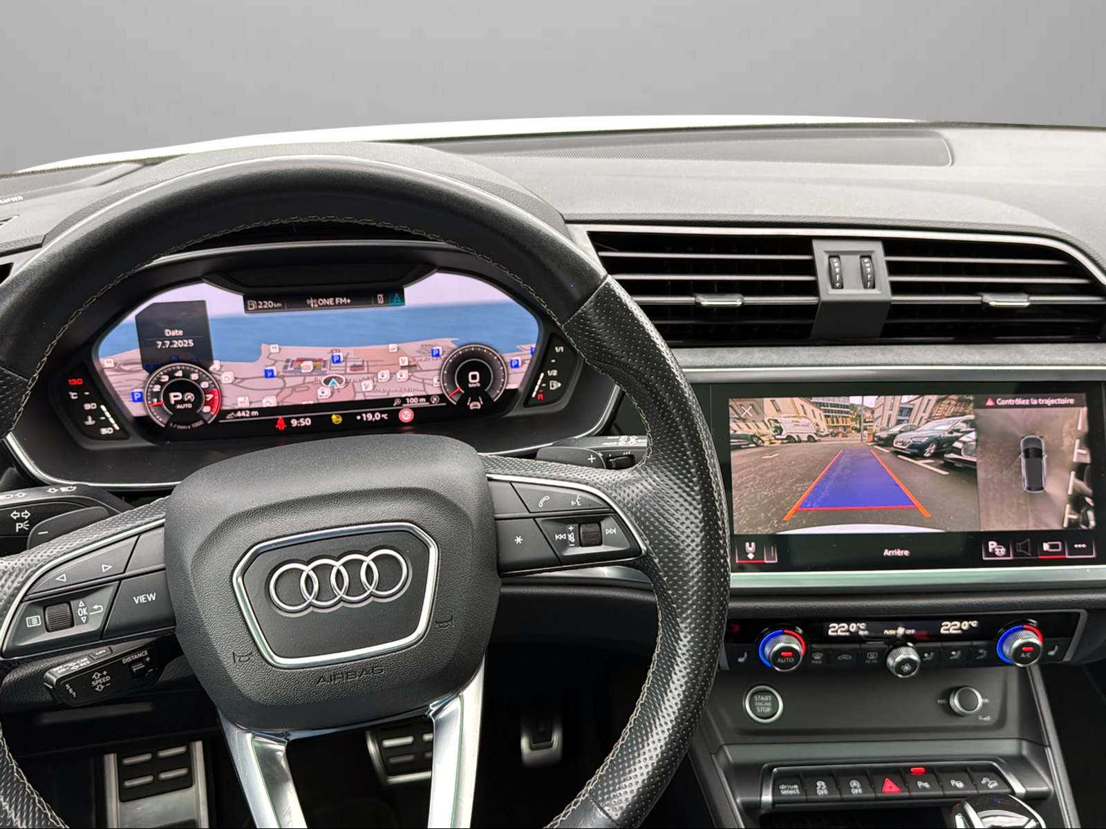 AUDI Q3 45 TFSI S line quattro S-tronic-image-7