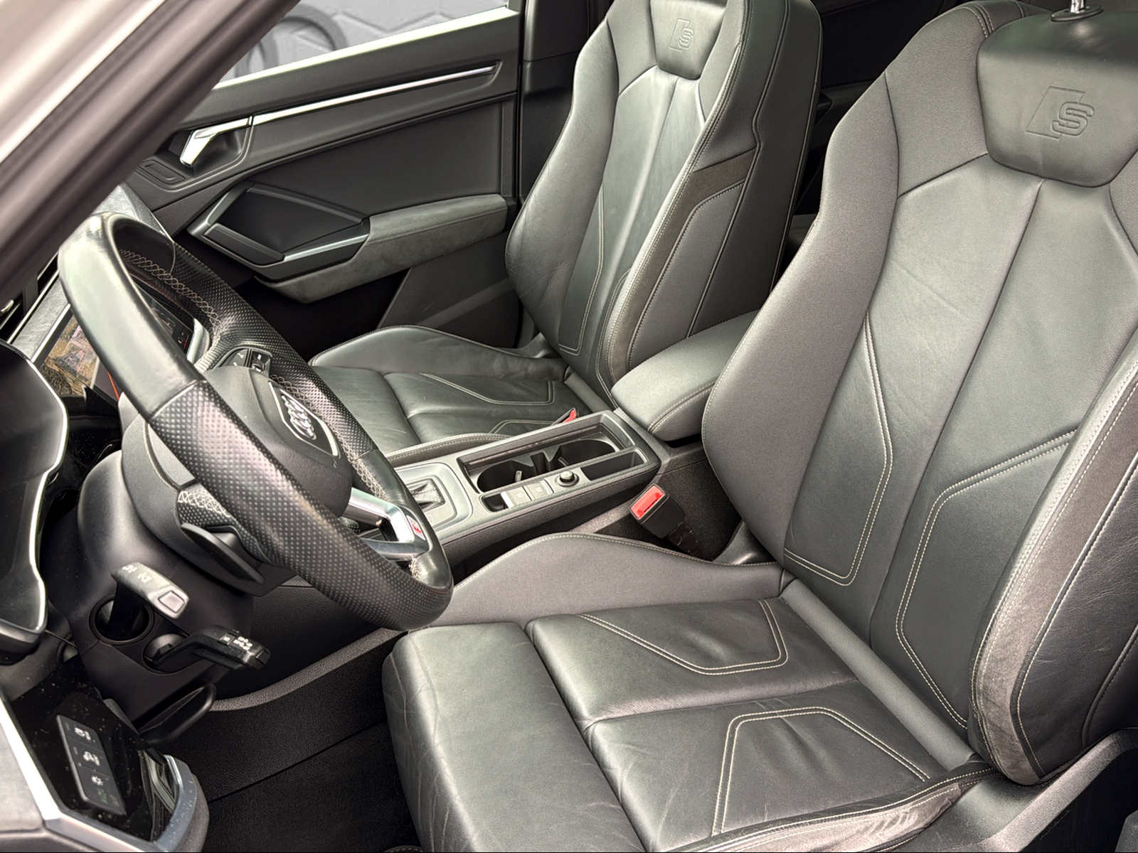 AUDI Q3 45 TFSI S line quattro S-tronic-image-6