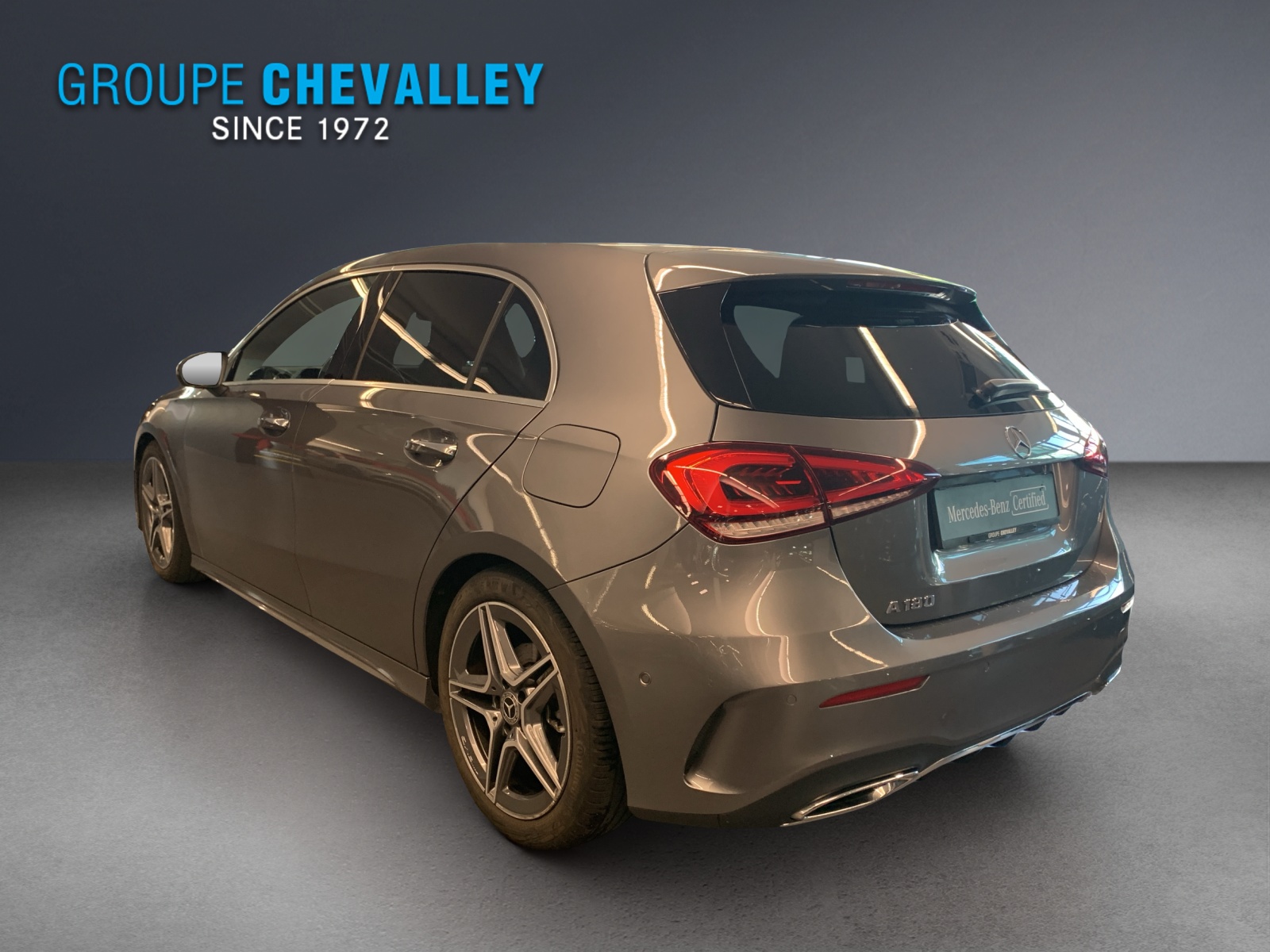 MERCEDES-BENZ A 180 AMG Line-showroom-element-2