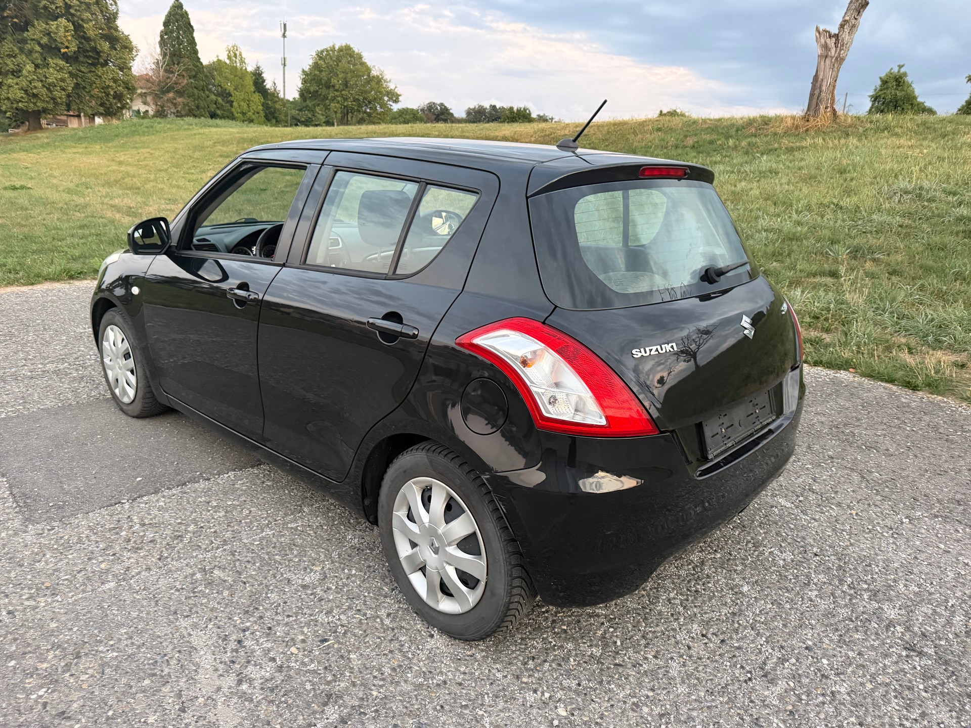 SUZUKI Swift 1.2i 16V GL-image-2