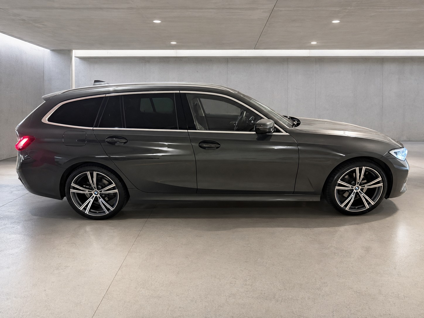 BMW xdrive-image-0