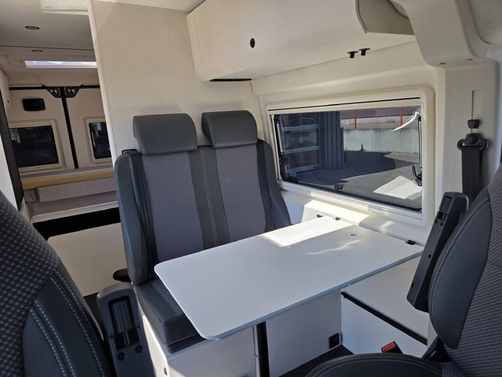 TOURNE MOBIL 6.4 Select 180PS EAT8-image-7