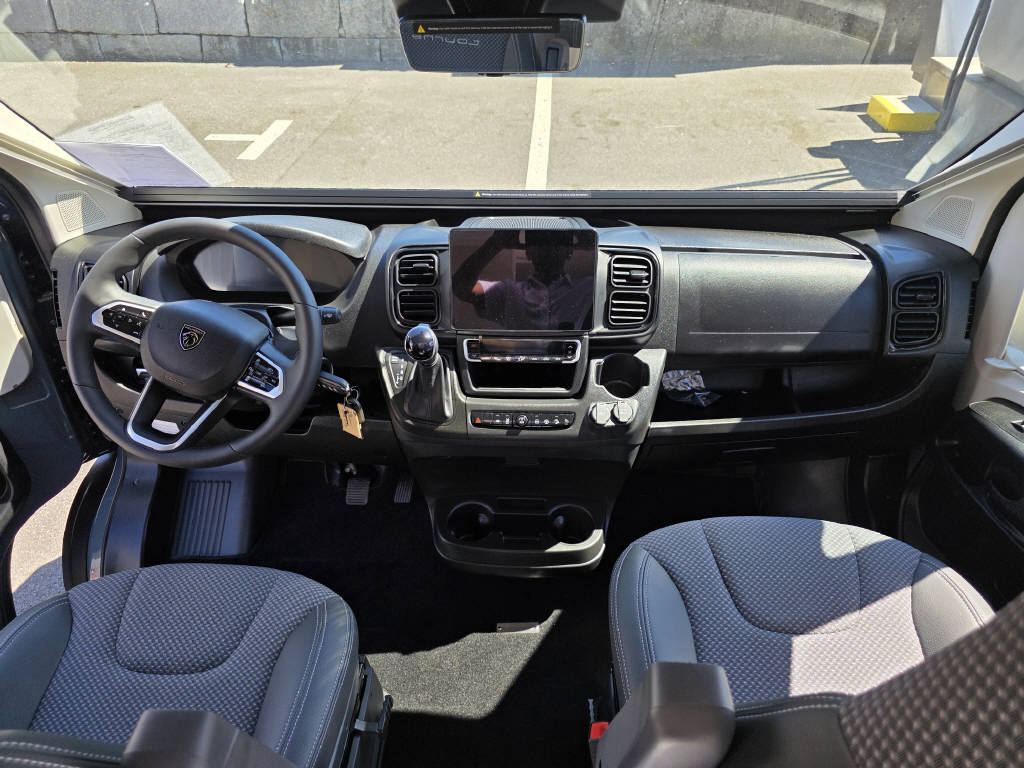 TOURNE MOBIL 6.4 Select 180PS EAT8-image-6