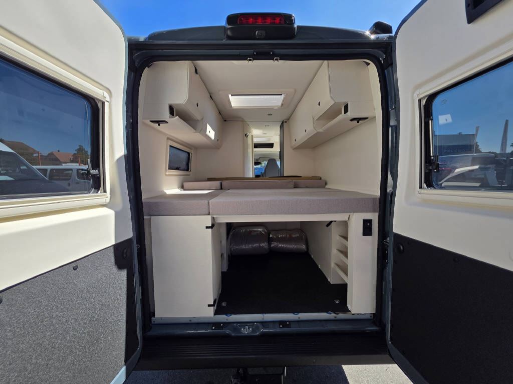 TOURNE MOBIL 6.4 Select 180PS EAT8-image-12