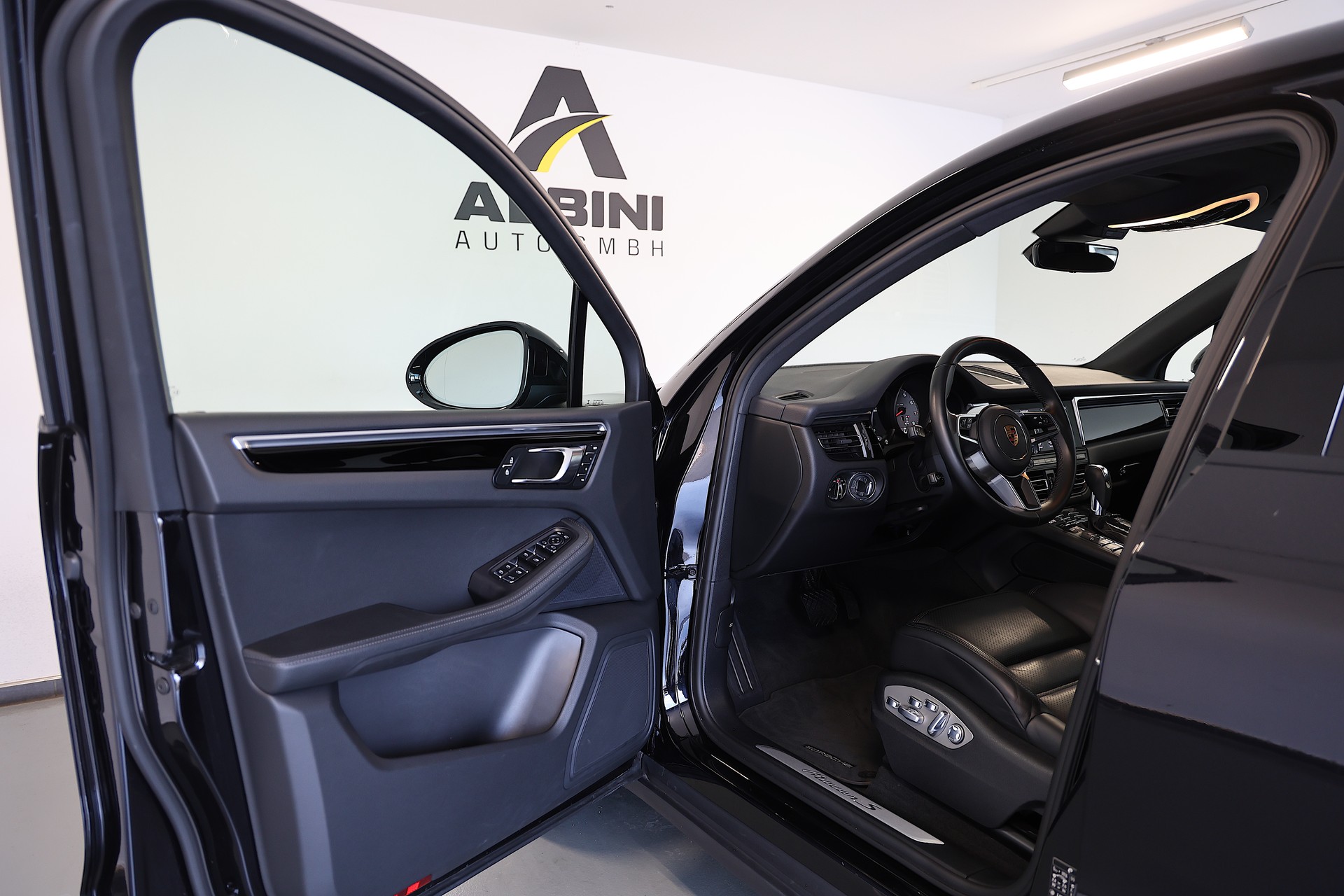 PORSCHE Macan 3.0 V6 S-image-4
