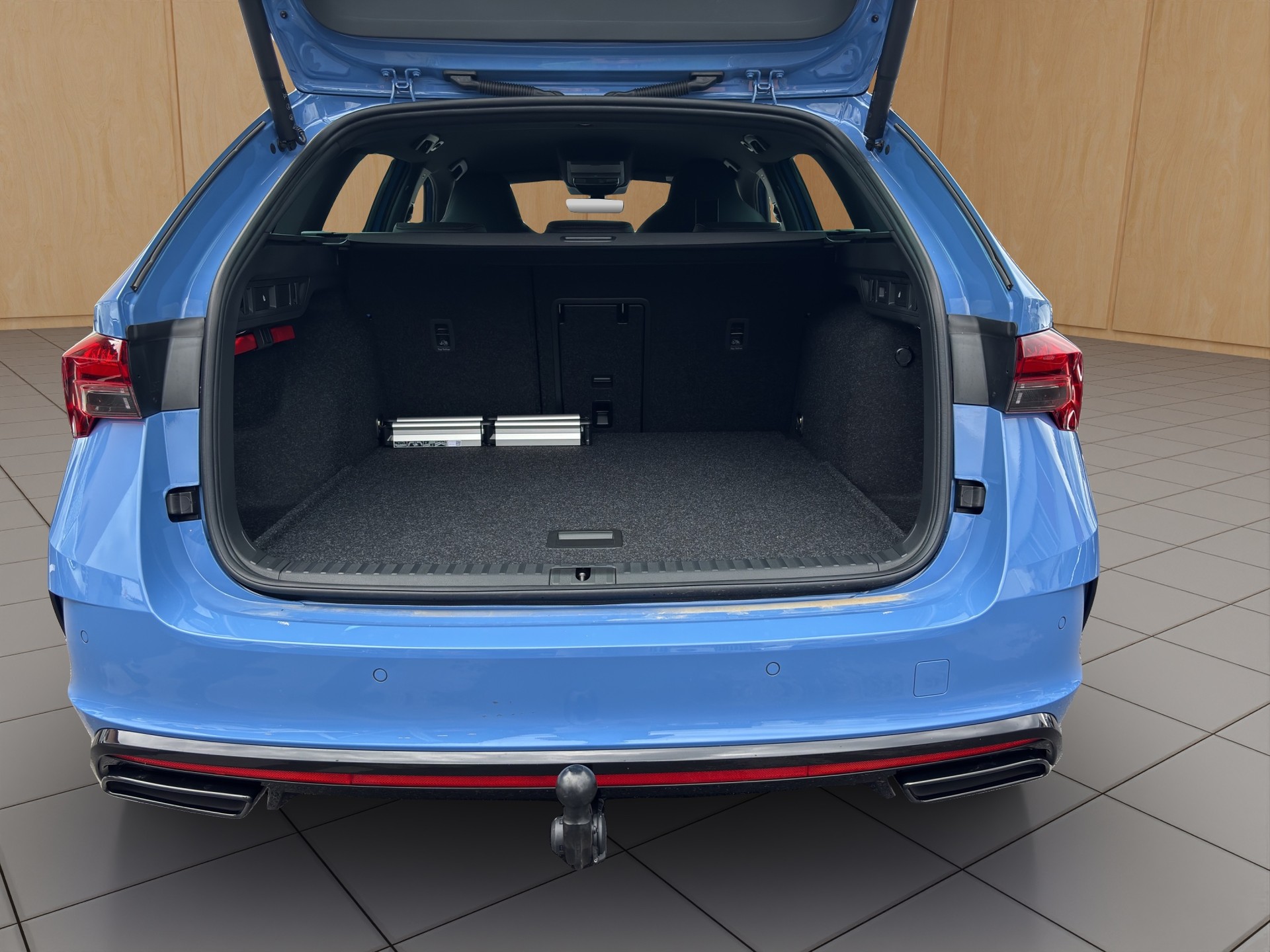 SKODA Octavia Combi 2.0 TSI DSG RS 30 Years Edition-image-9