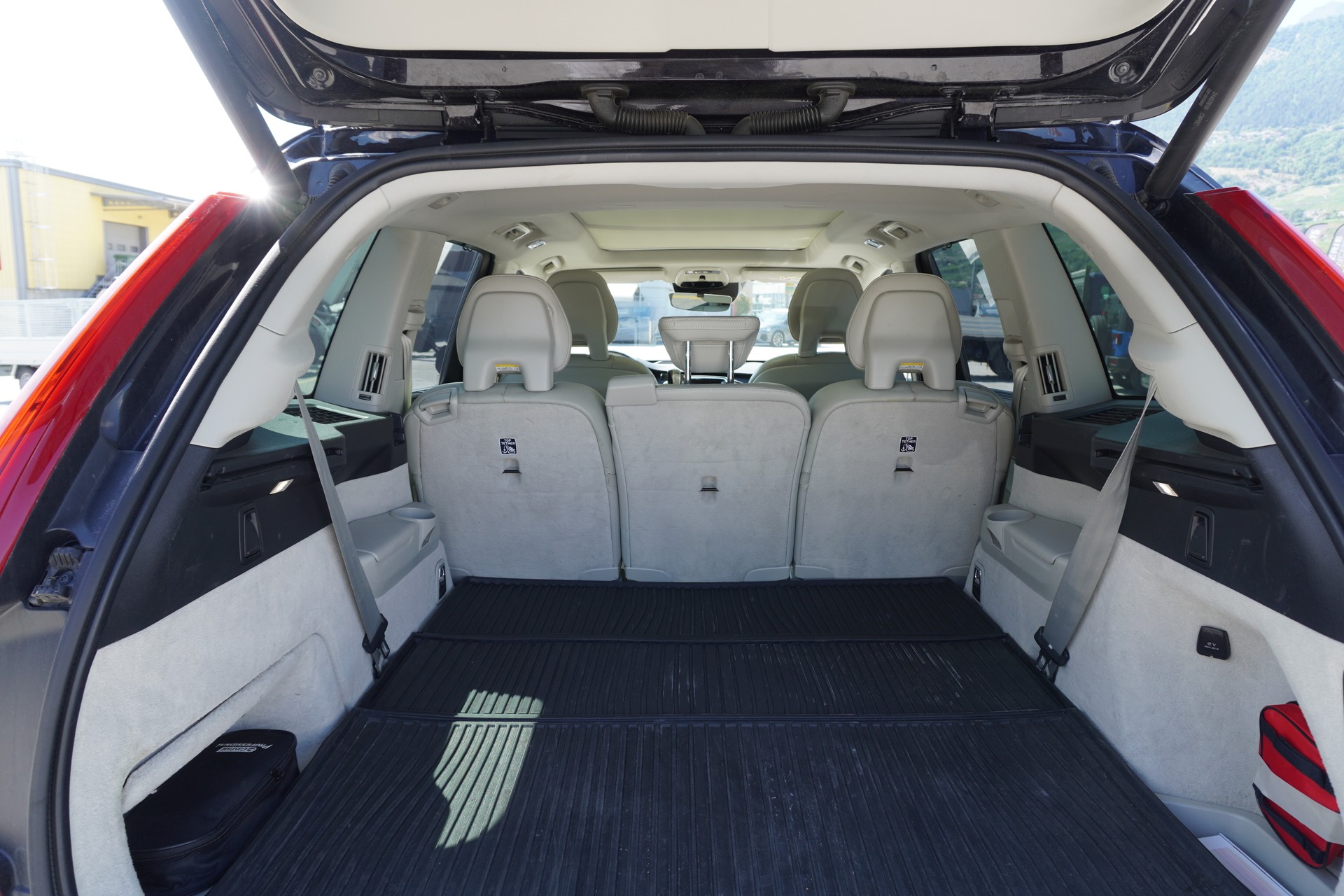 VOLVO XC90 T8 AWD Inscription Geartronic-showroom-element-3