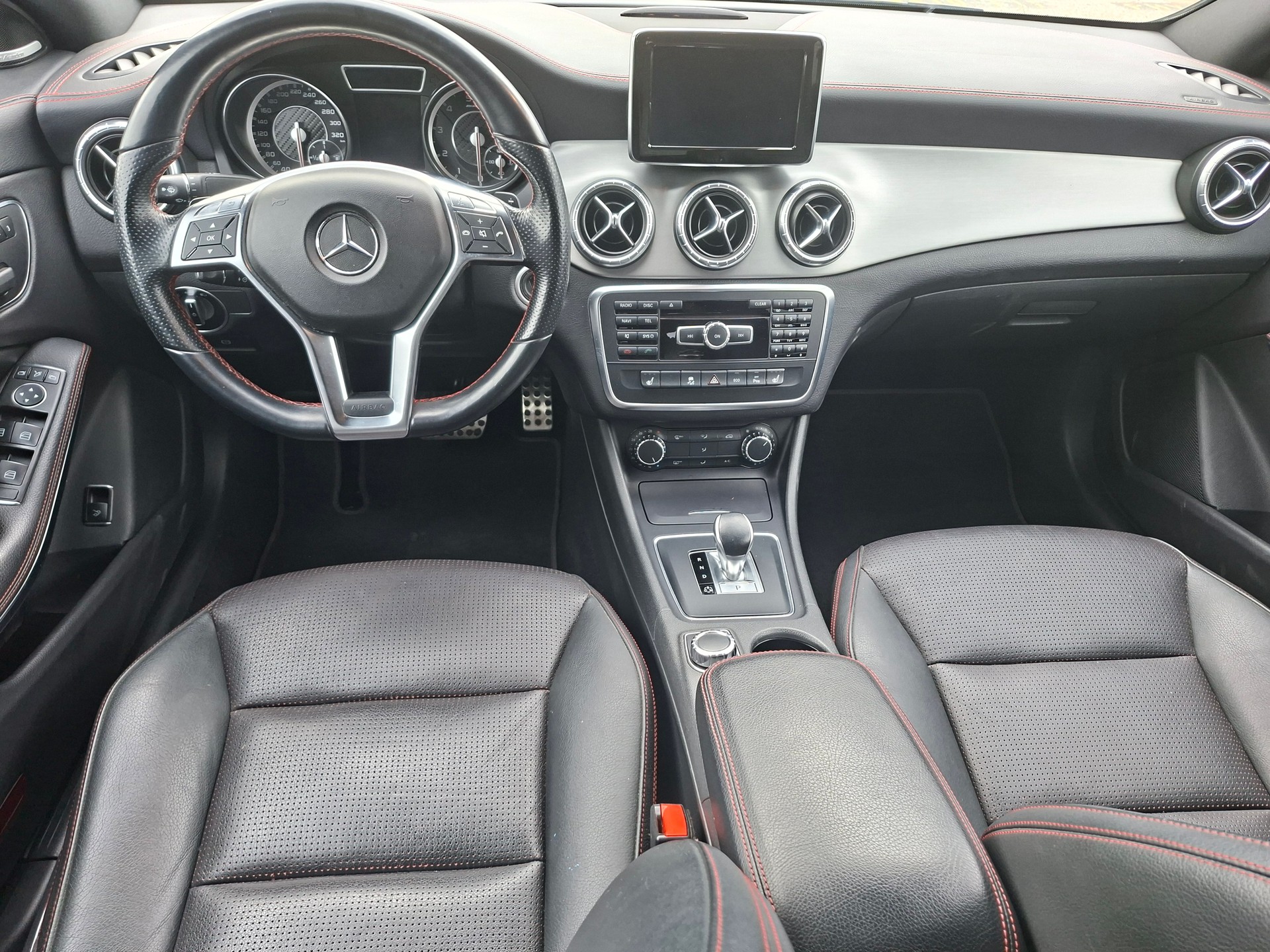 MERCEDES-BENZ CLA 45 AMG 4Matic Speedshift-image-8