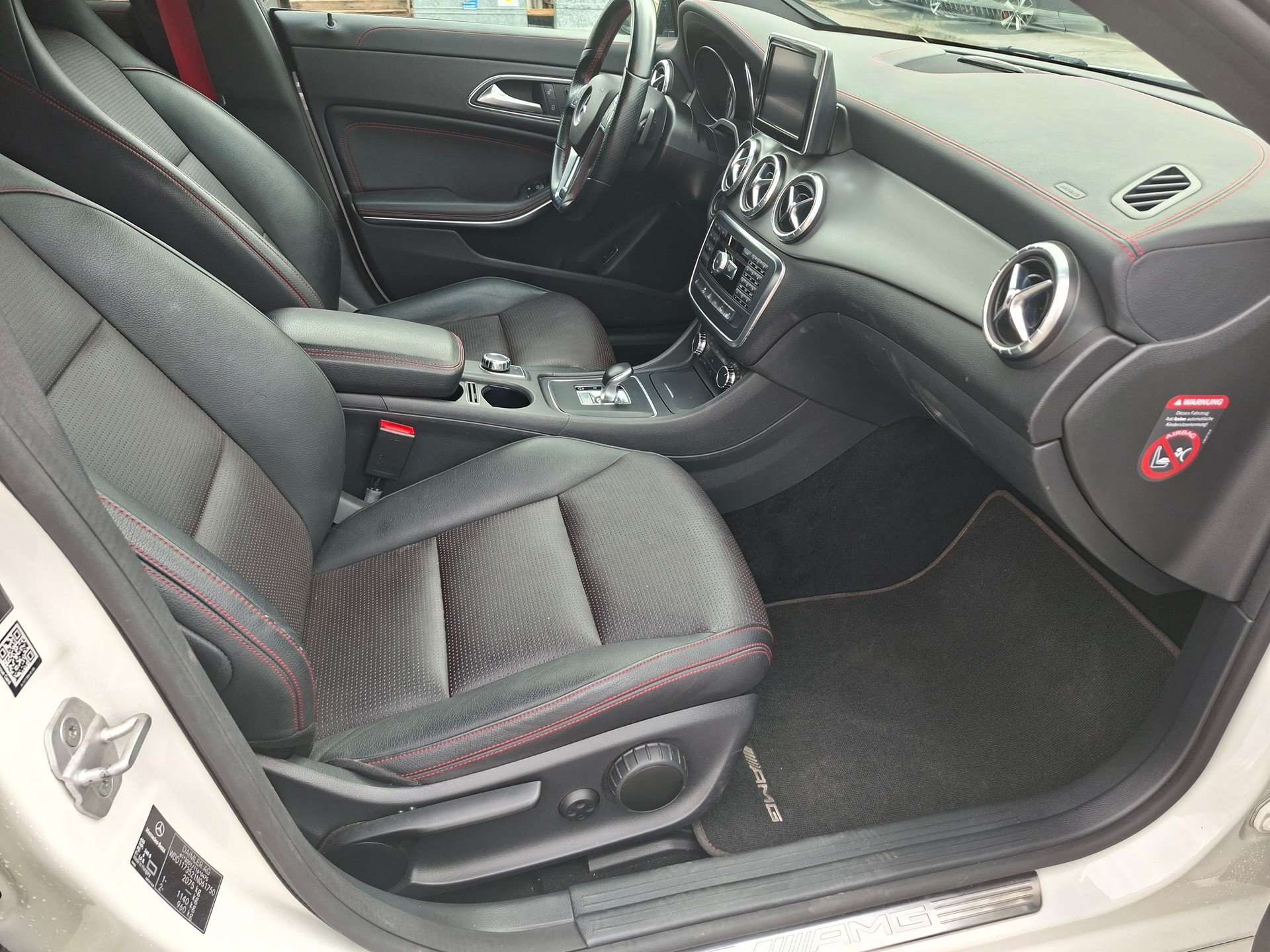 MERCEDES-BENZ CLA 45 AMG 4Matic Speedshift-image-7