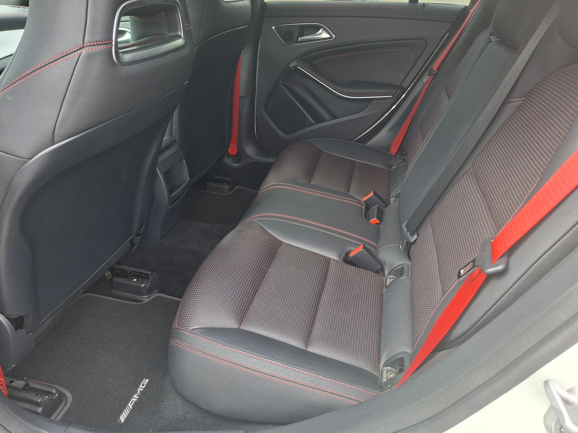 MERCEDES-BENZ CLA 45 AMG 4Matic Speedshift-image-9