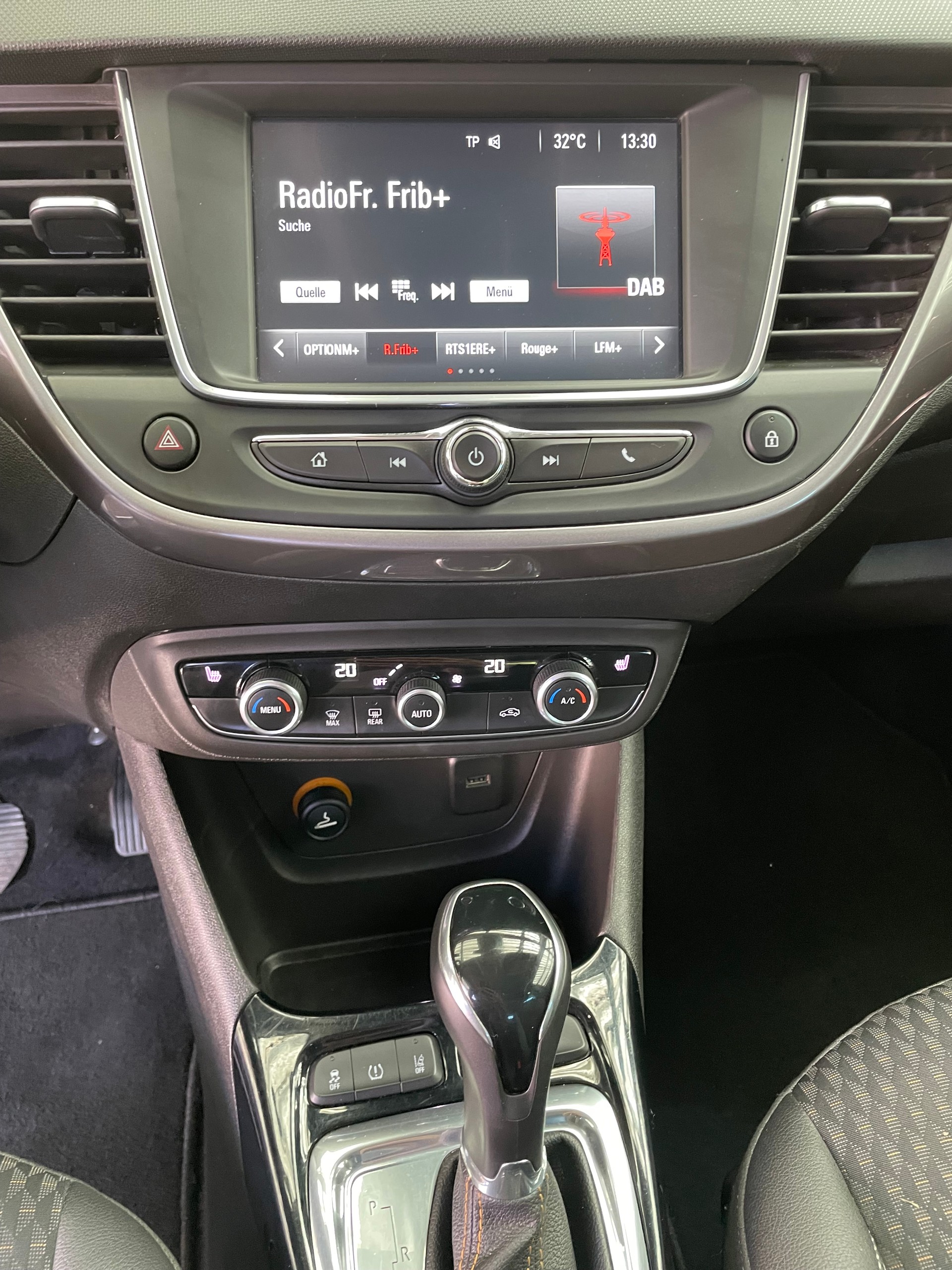 OPEL Crossland X 1.2i TP Enjoy Automatik-image-11