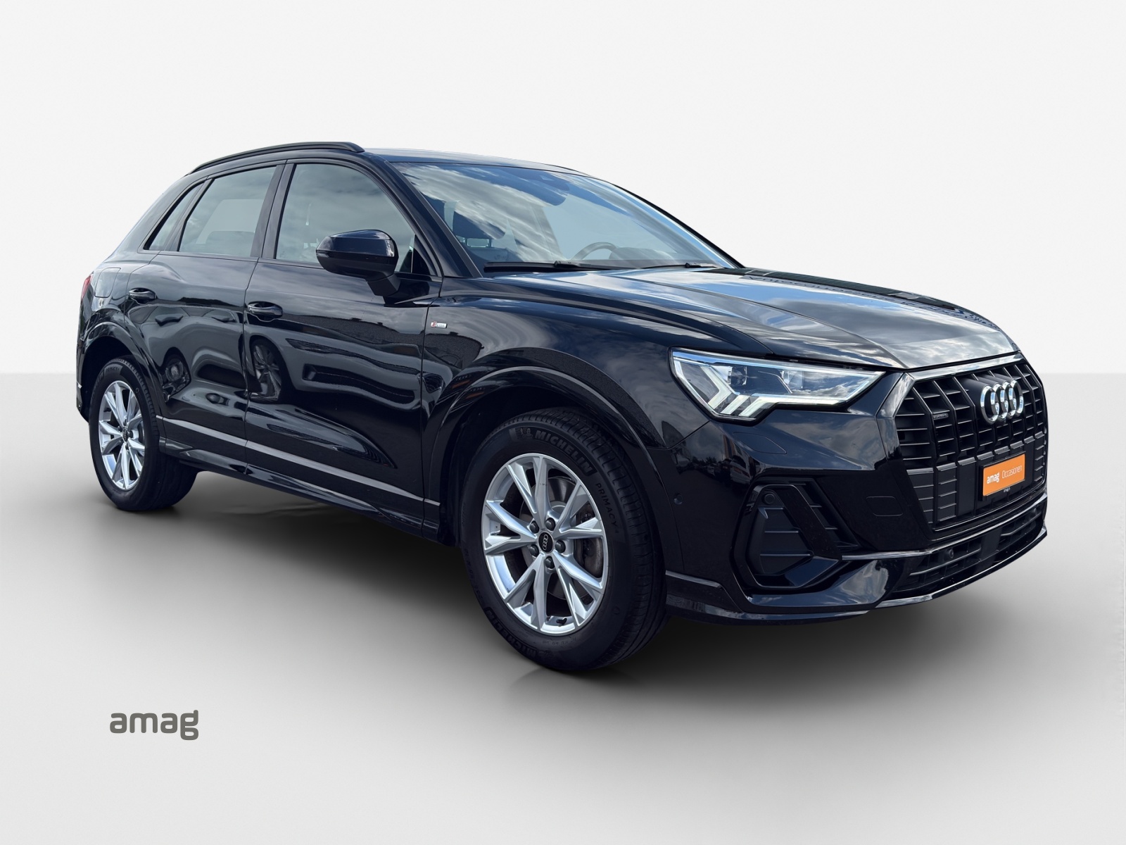 AUDI Q3 45 TFSI S line quattro S-tronic-image-5