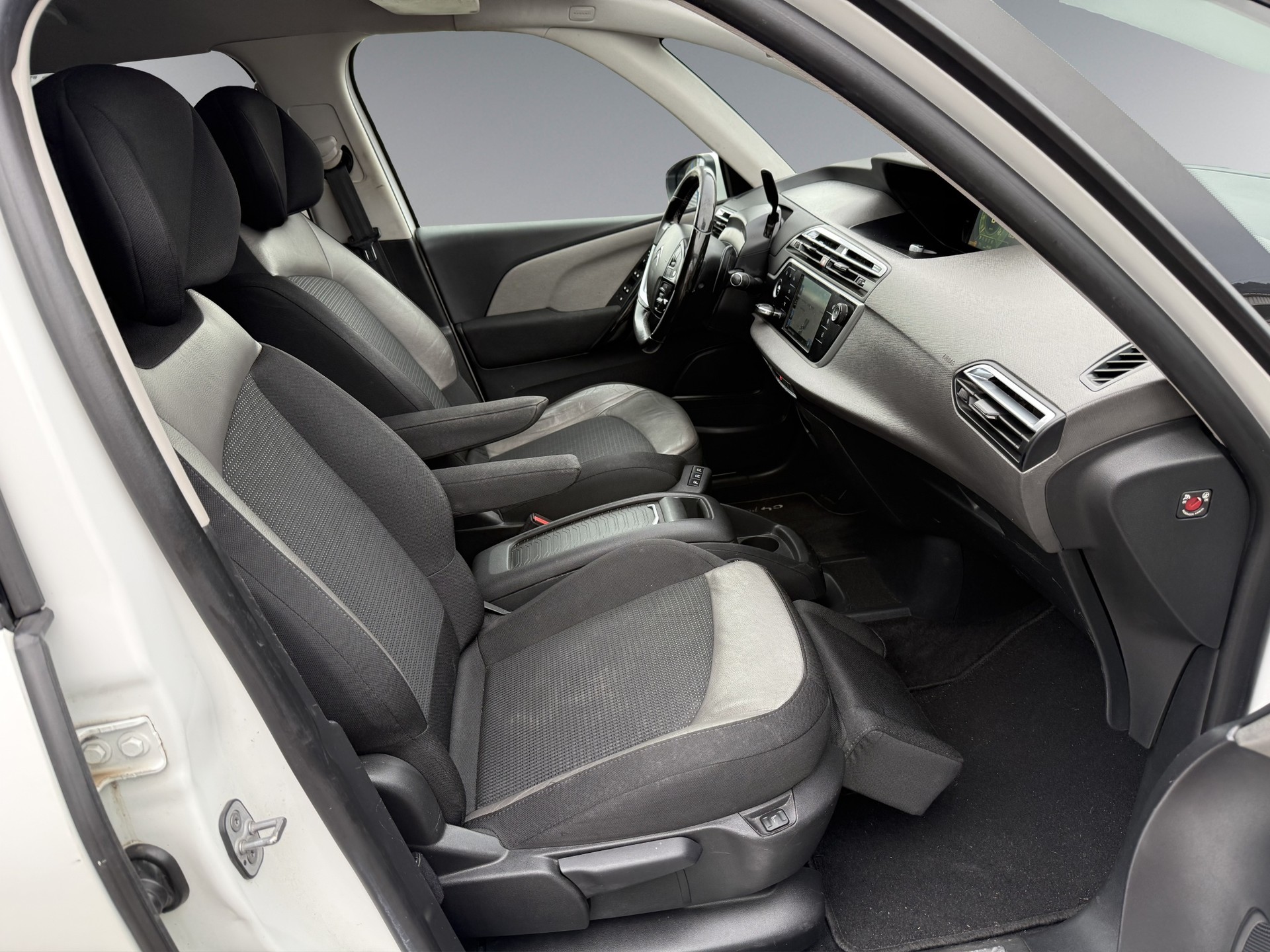 CITROEN Grand C4 Picasso 2.0 BlueHDi Exclusive Automatic-image-8