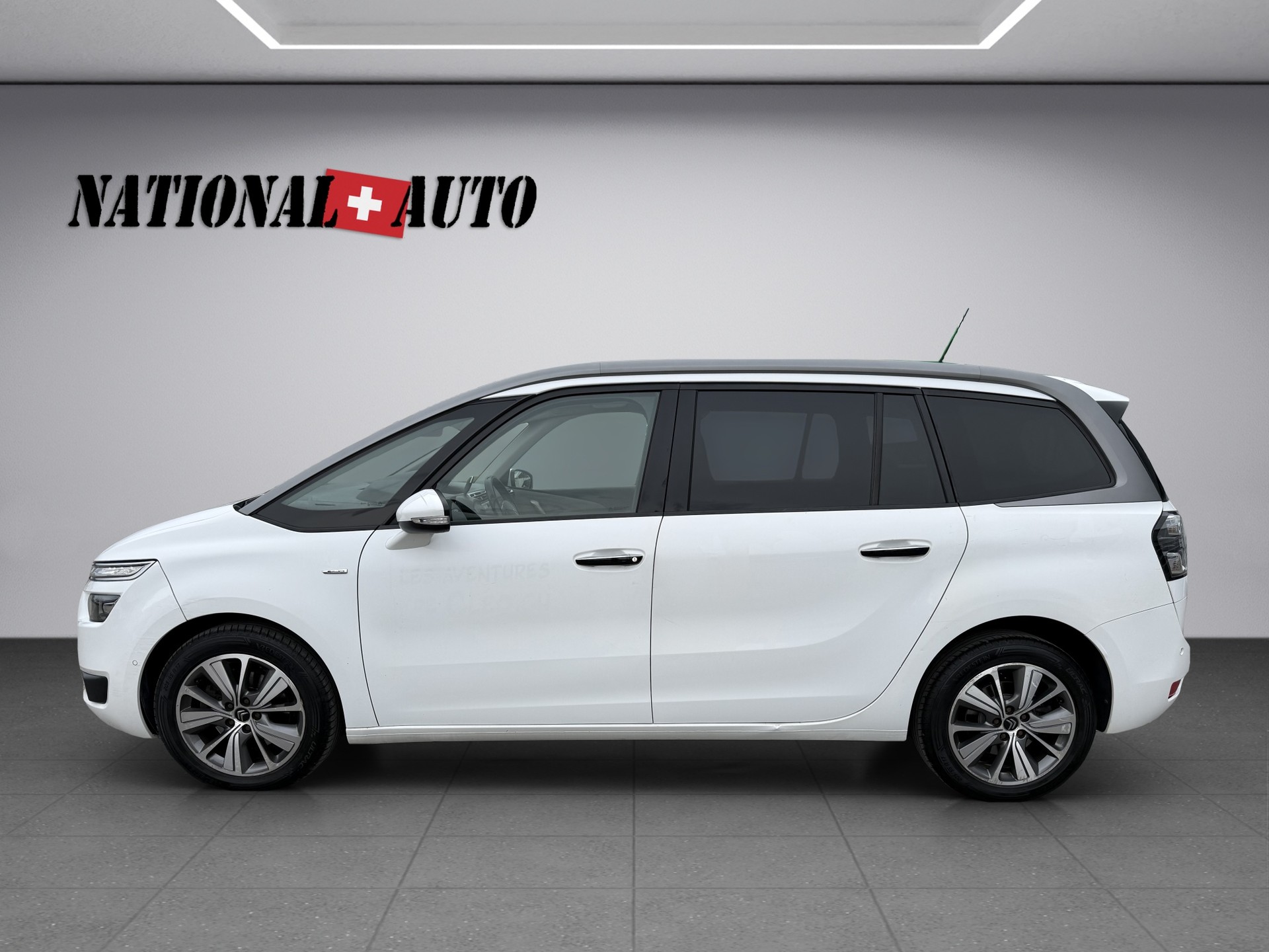 CITROEN Grand C4 Picasso 2.0 BlueHDi Exclusive Automatic-image-2