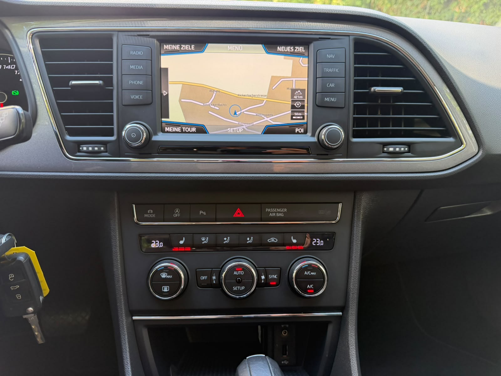 SEAT Leon 1.4 TSI FR DSG-image-22