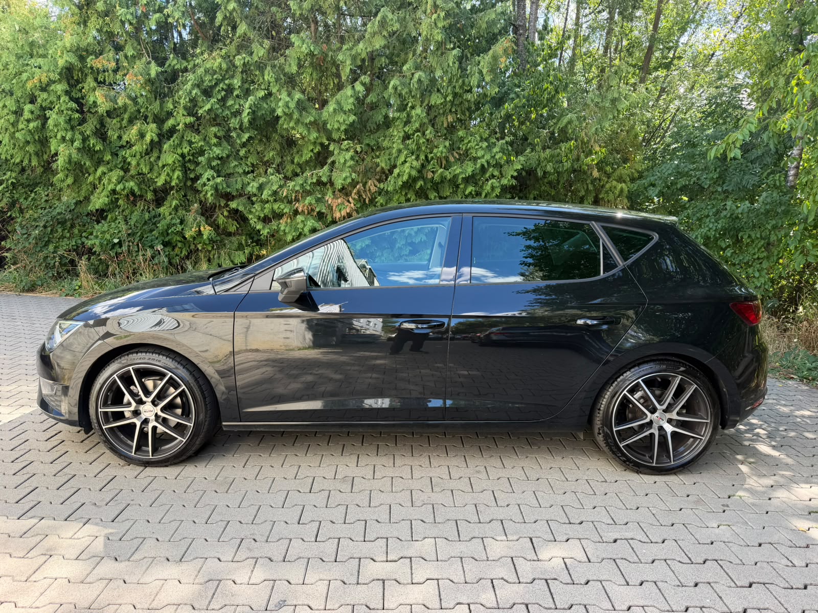 SEAT Leon 1.4 TSI FR DSG-image-1