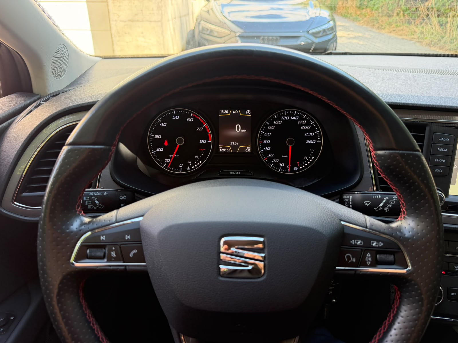 SEAT Leon 1.4 TSI FR DSG-image-25