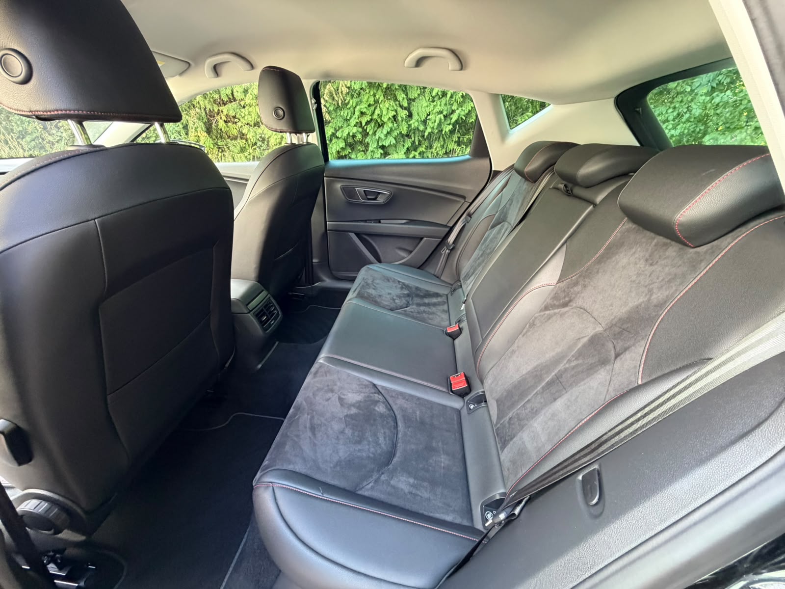 SEAT Leon 1.4 TSI FR DSG-image-11