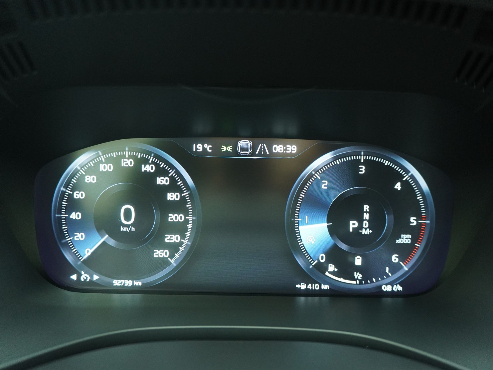 VOLVO XC60 2.0 B4 MH Momentum AWD-image-15