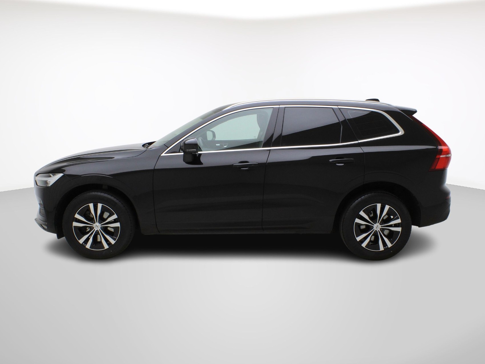 VOLVO XC60 2.0 B4 MH Momentum AWD-image-2