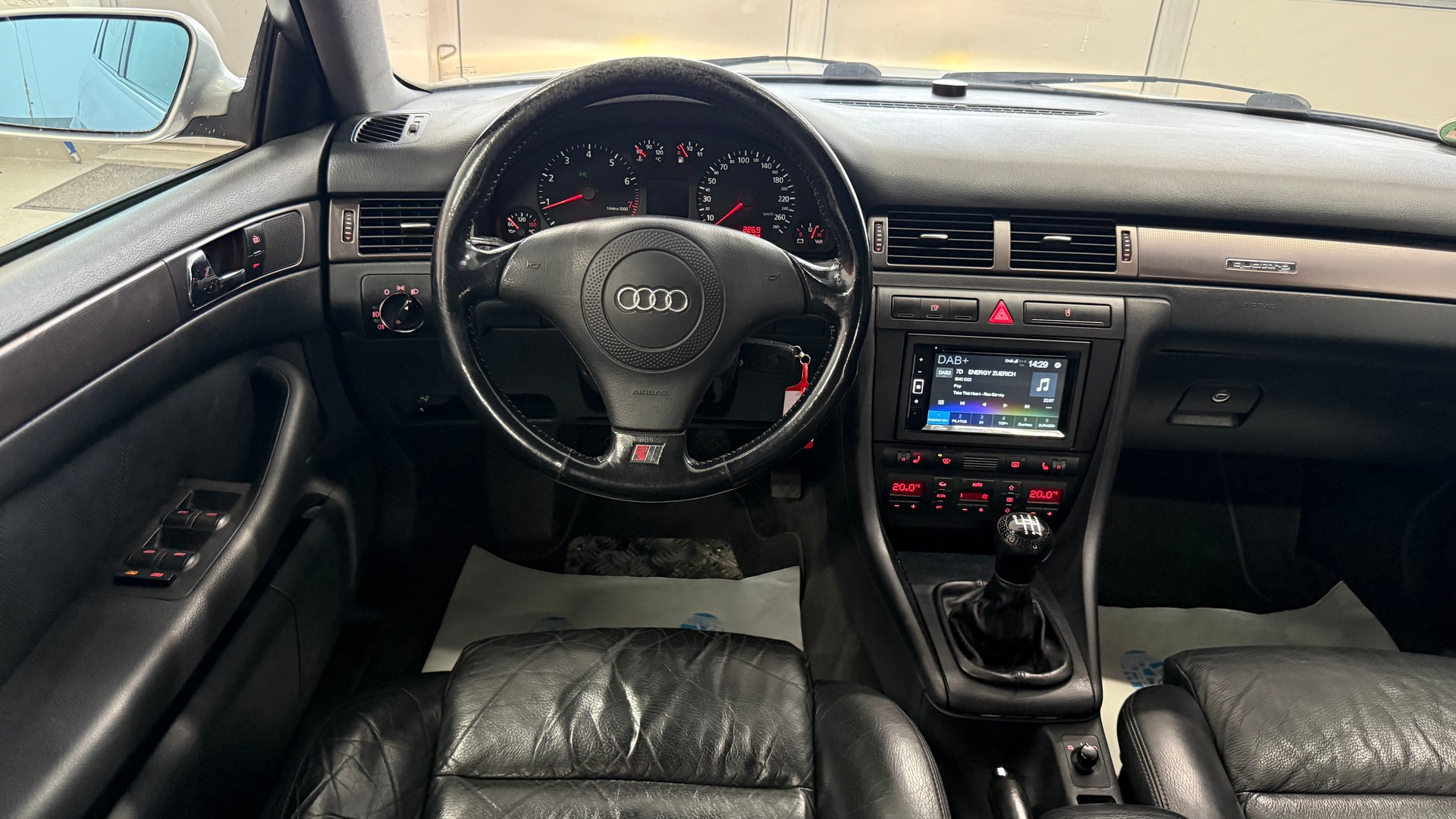 AUDI A6 Avant 2.7 T quattro Advance, CH Fahrzeug, Servicgepflegt, ab MFK, alle eingetragen, DAB Radio, BT, Tel,. u.v.m-image-16