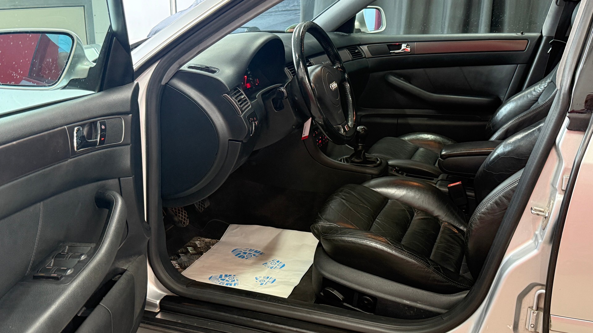 AUDI A6 Avant 2.7 T quattro Advance, CH Fahrzeug, Servicgepflegt, ab MFK, alle eingetragen, DAB Radio, BT, Tel,. u.v.m-image-7