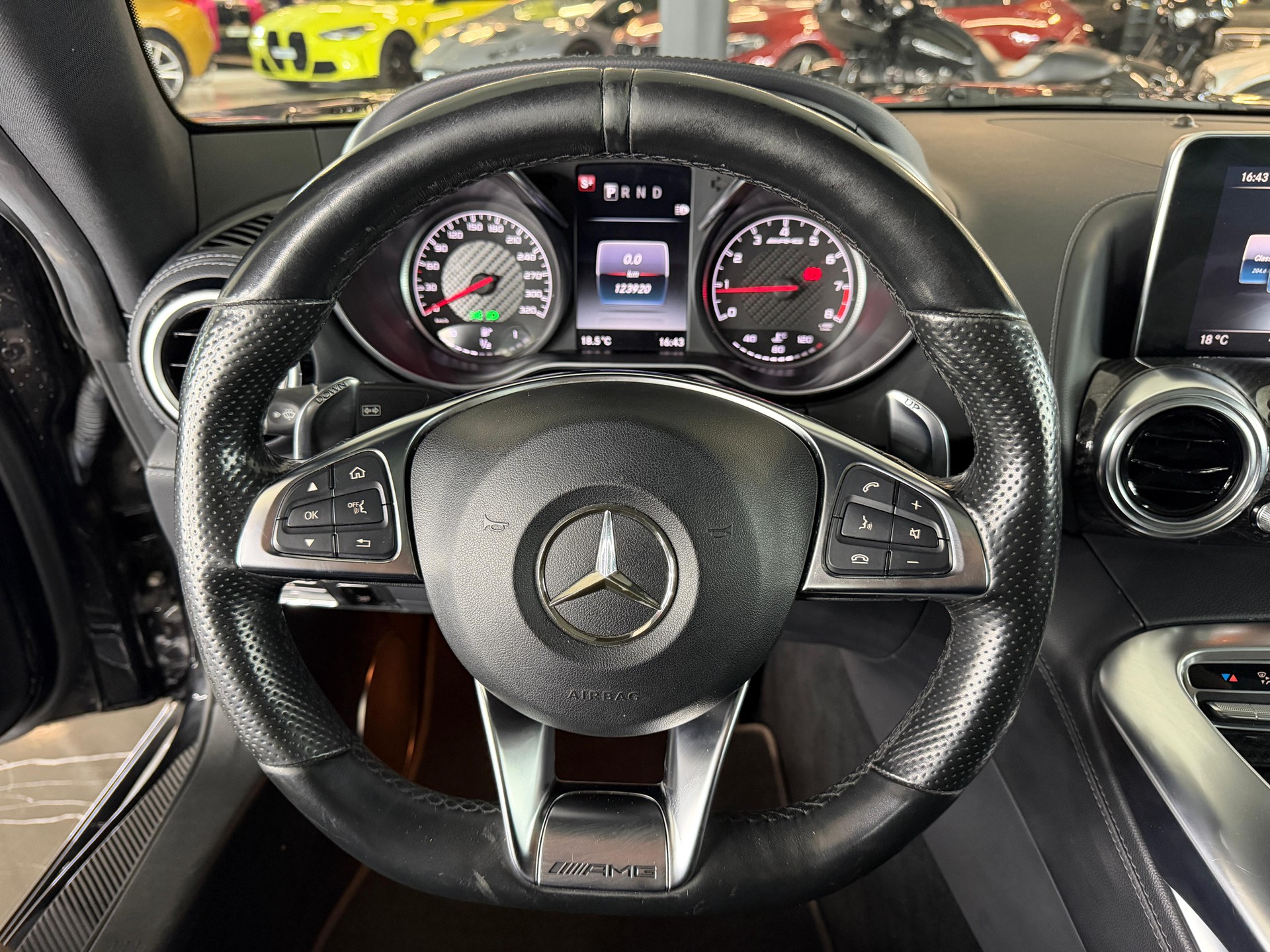 MERCEDES-BENZ AMG GT Speedshift DCT-image-18