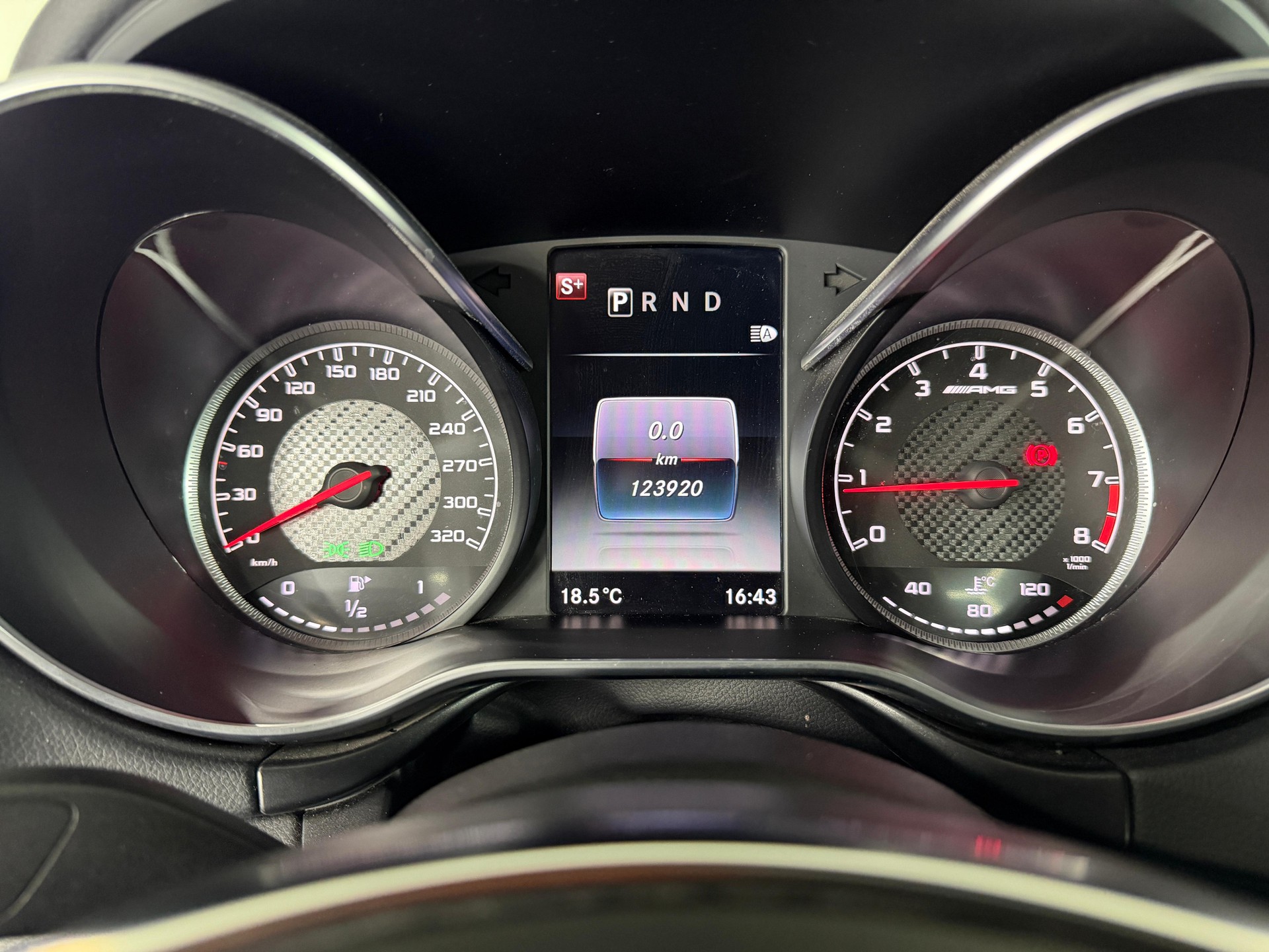 MERCEDES-BENZ AMG GT Speedshift DCT-image-19