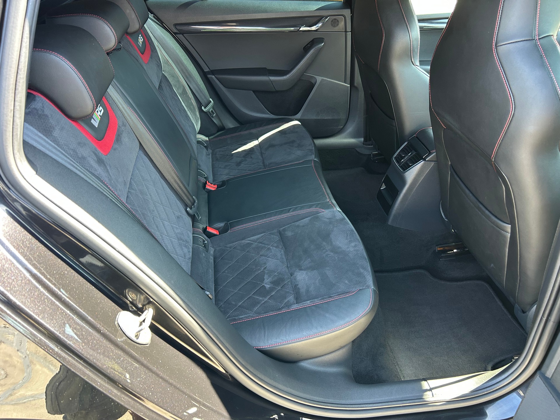 SKODA Octavia Combi 2.0 TSI RS DSG-image-9