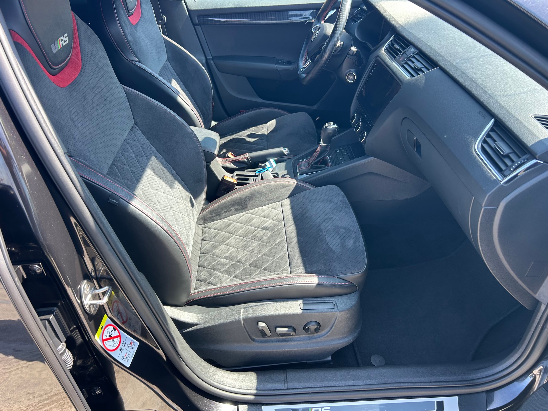 SKODA Octavia Combi 2.0 TSI RS DSG-image-7