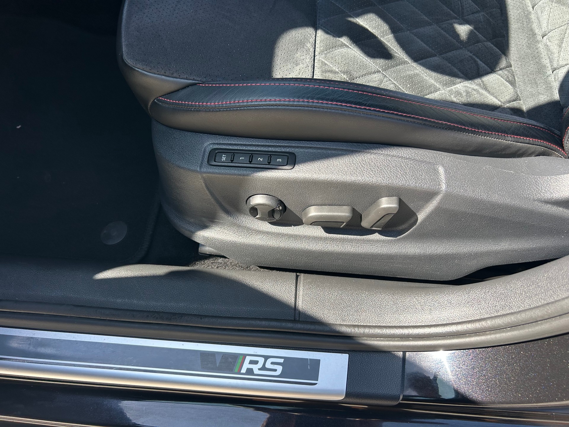 SKODA Octavia Combi 2.0 TSI RS DSG-image-19