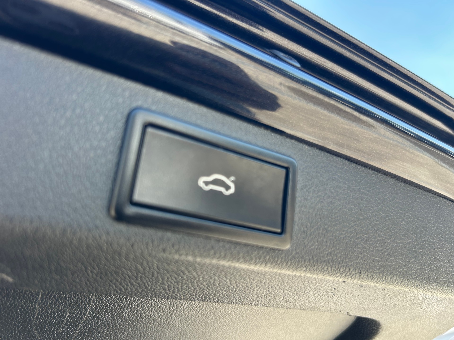 SKODA Octavia Combi 2.0 TSI RS DSG-image-15