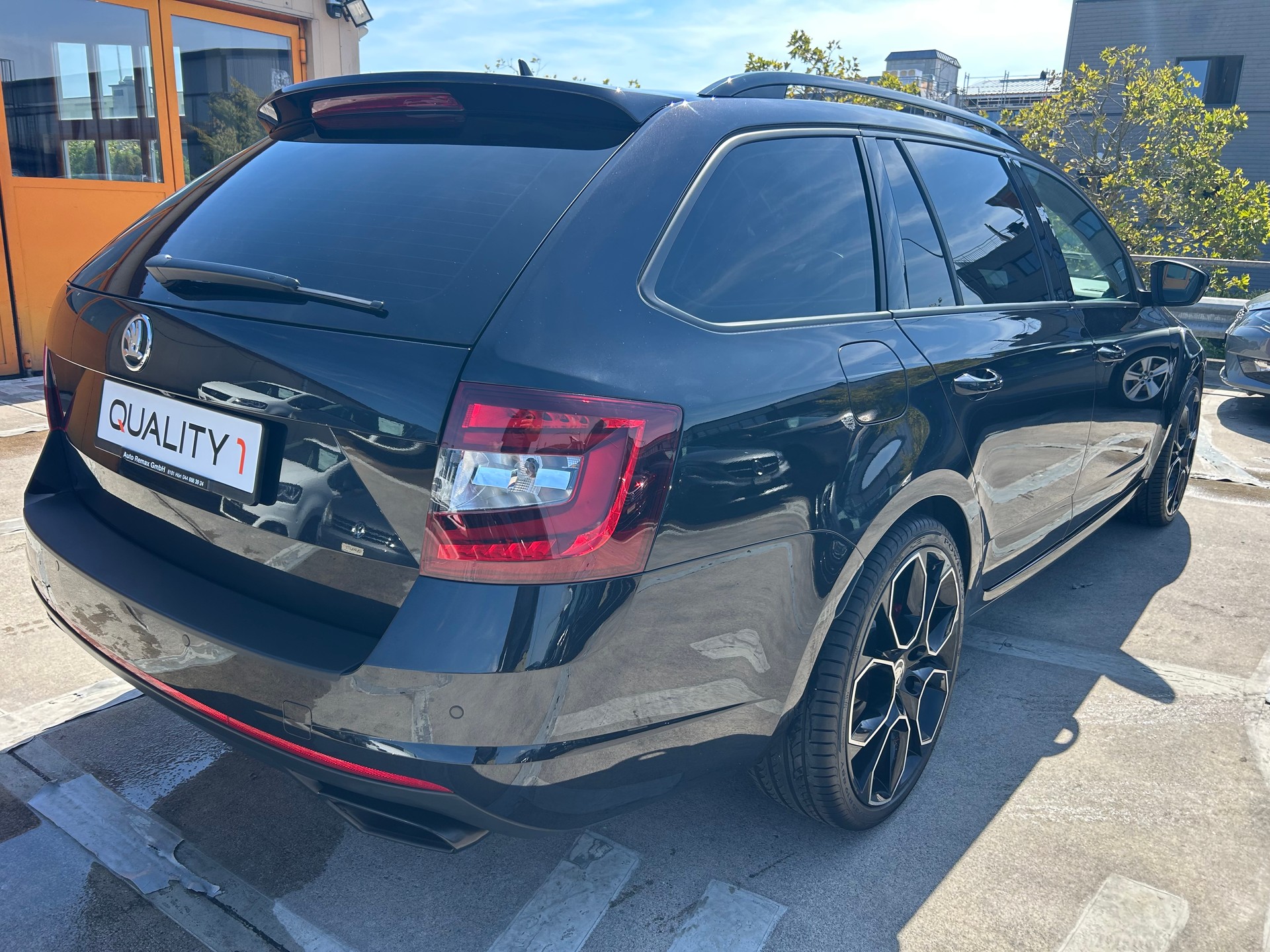 SKODA Octavia Combi 2.0 TSI RS DSG-image-4