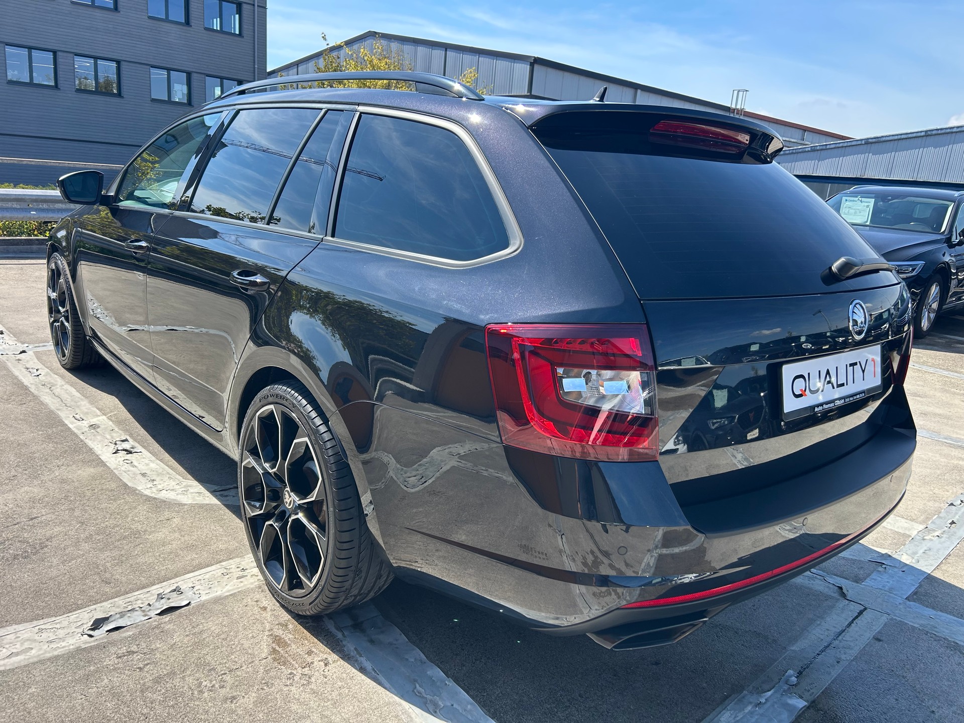 SKODA Octavia Combi 2.0 TSI RS DSG-image-2