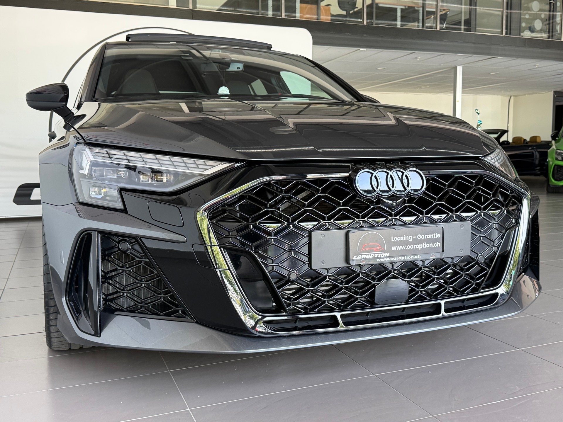 AUDI RS3 Sportback 2.5 TSI quattro S-tronic-showroom-element-3