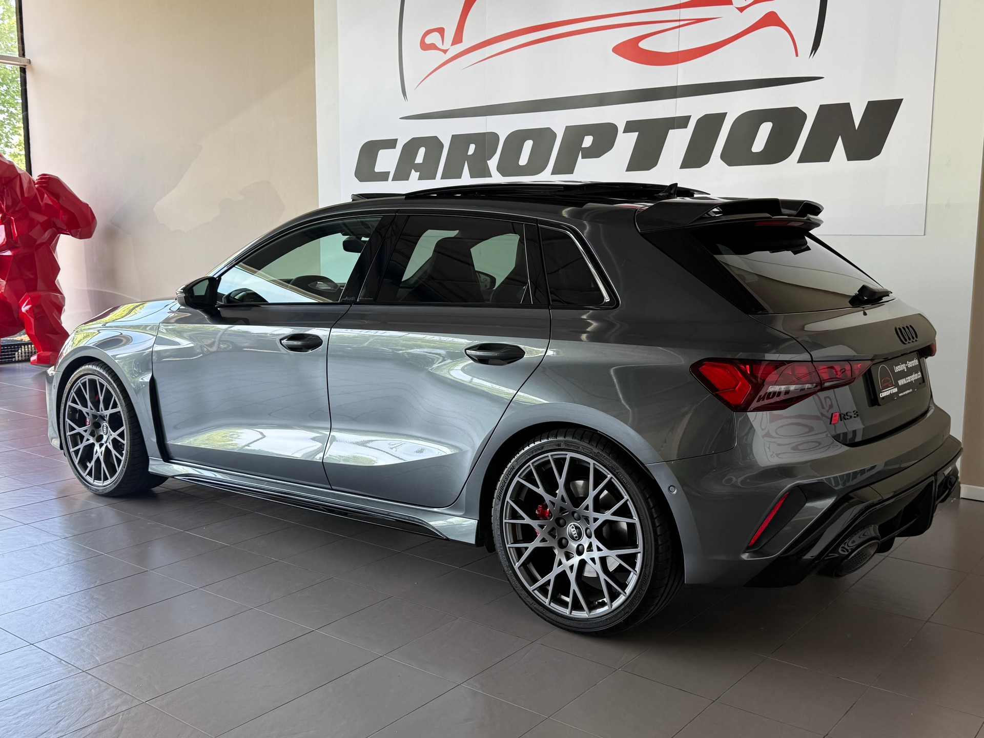 AUDI RS3 Sportback 2.5 TSI quattro S-tronic-image-6