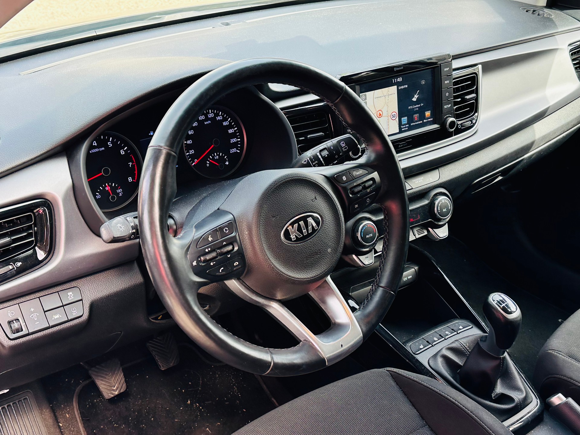 KIA Rio 1.4 CVVT Style-image-9