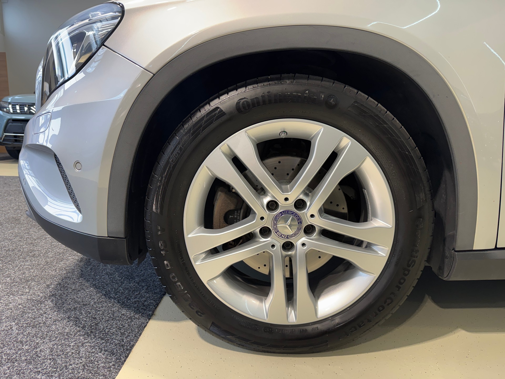 MERCEDES-BENZ GLA 250 Urban 4Matic 7G-DCT-image-14