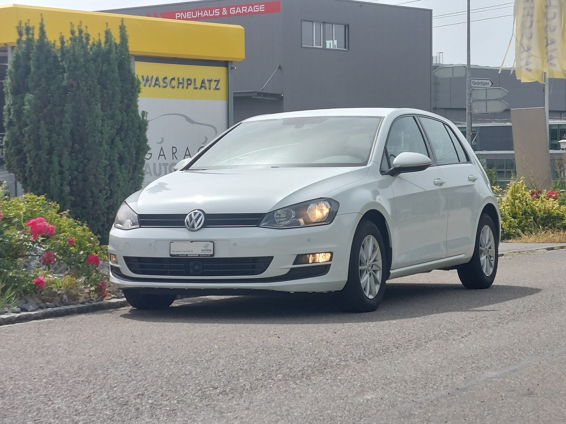 VW Golf 7 TSI 105 Comfortline-showroom-element-1