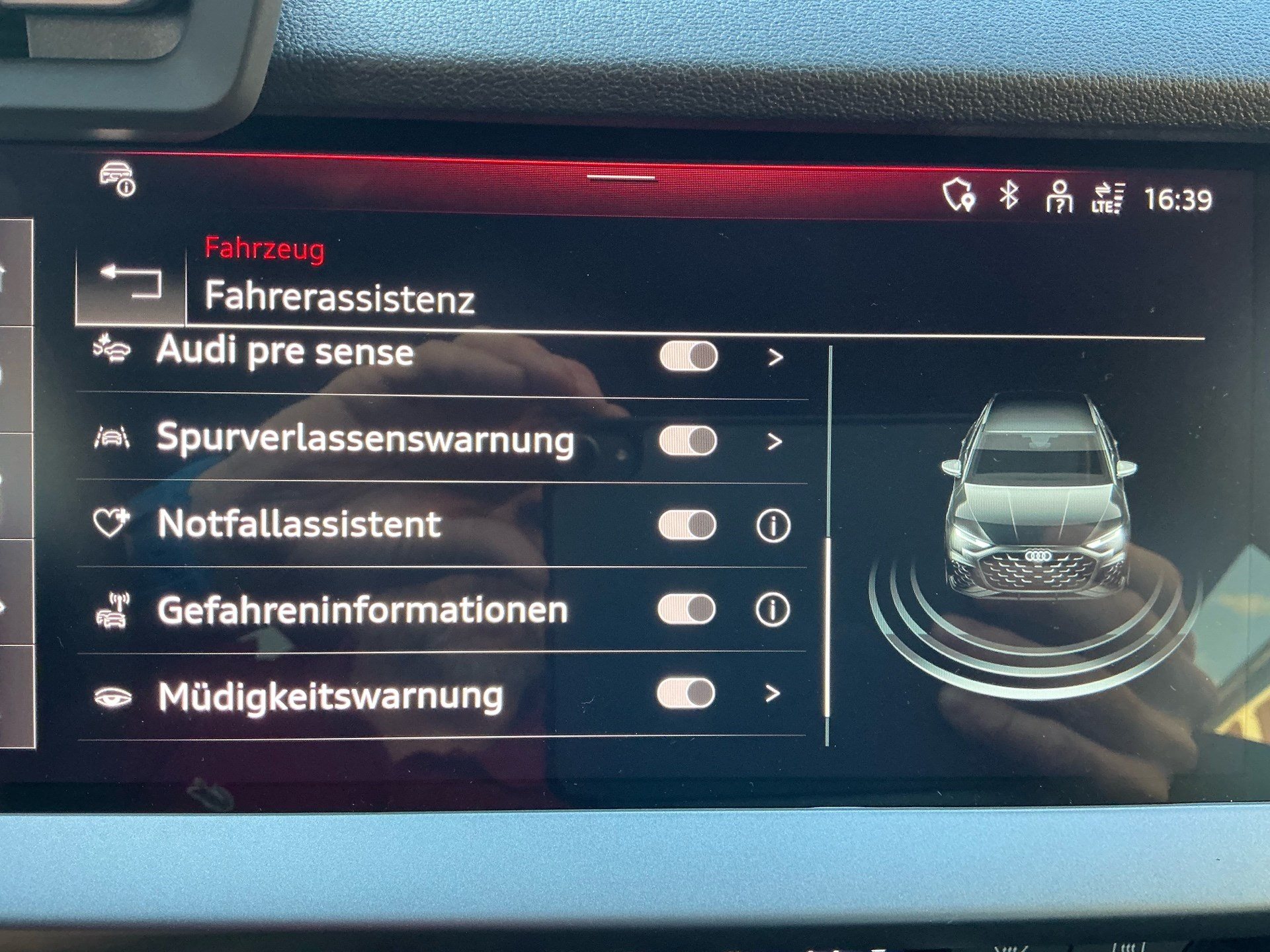 AUDI A3 SSportback S-LINE 40TFSI E S-TRONIC *** TOP AUSSTATTUNG ***-image-18
